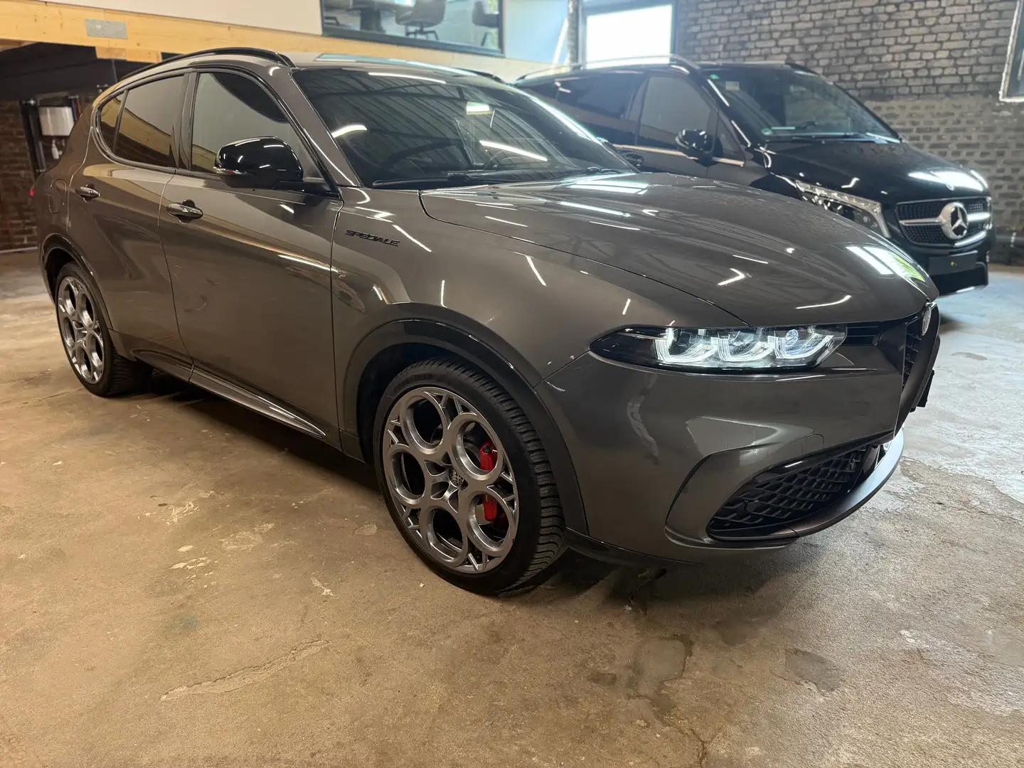 Alfa Romeo Tonale Tonale 1.5 MHEV Edizione Speciale Grijs - 1