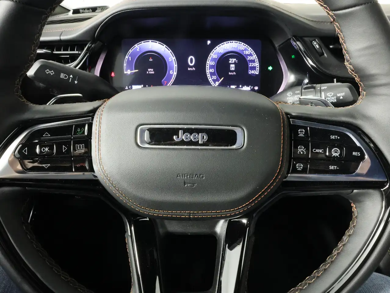 Jeep Grand Cherokee 2026 — фото 18