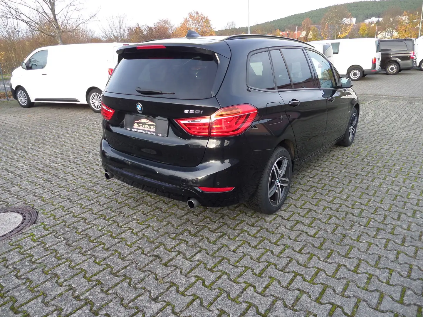 BMW 220 i Sport Line GT+7Sitzer+Automatik+LED+Cam+Navi+1.H Schwarz - 2