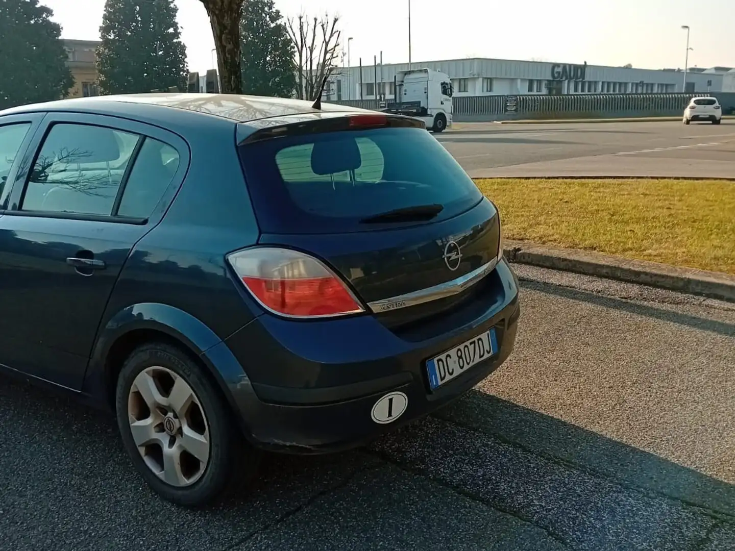 Opel Astra 5p 1.6 twinport Club benzina۔gpl Grigio - 2