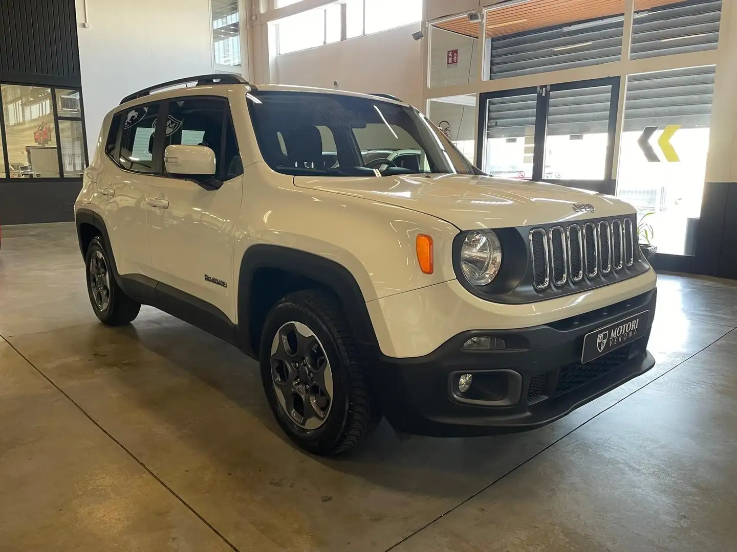 Jeep Renegade 1.6 e-torq evo Sport fwd 110cv Bianco - 2