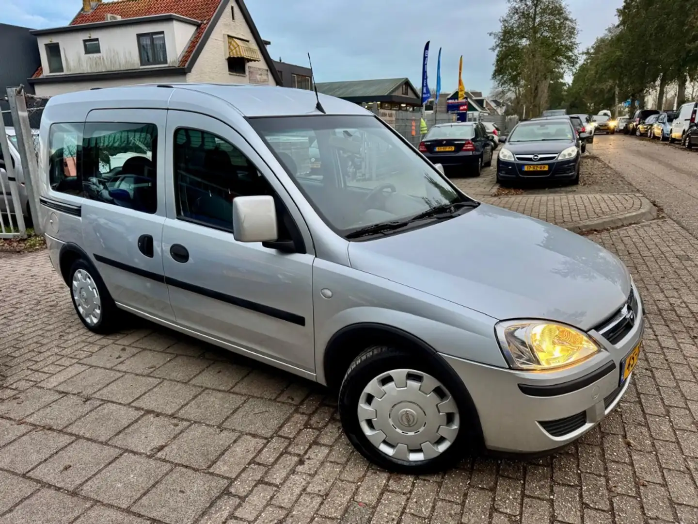 Opel Tour 1.4-16V Essentia Серый - 2