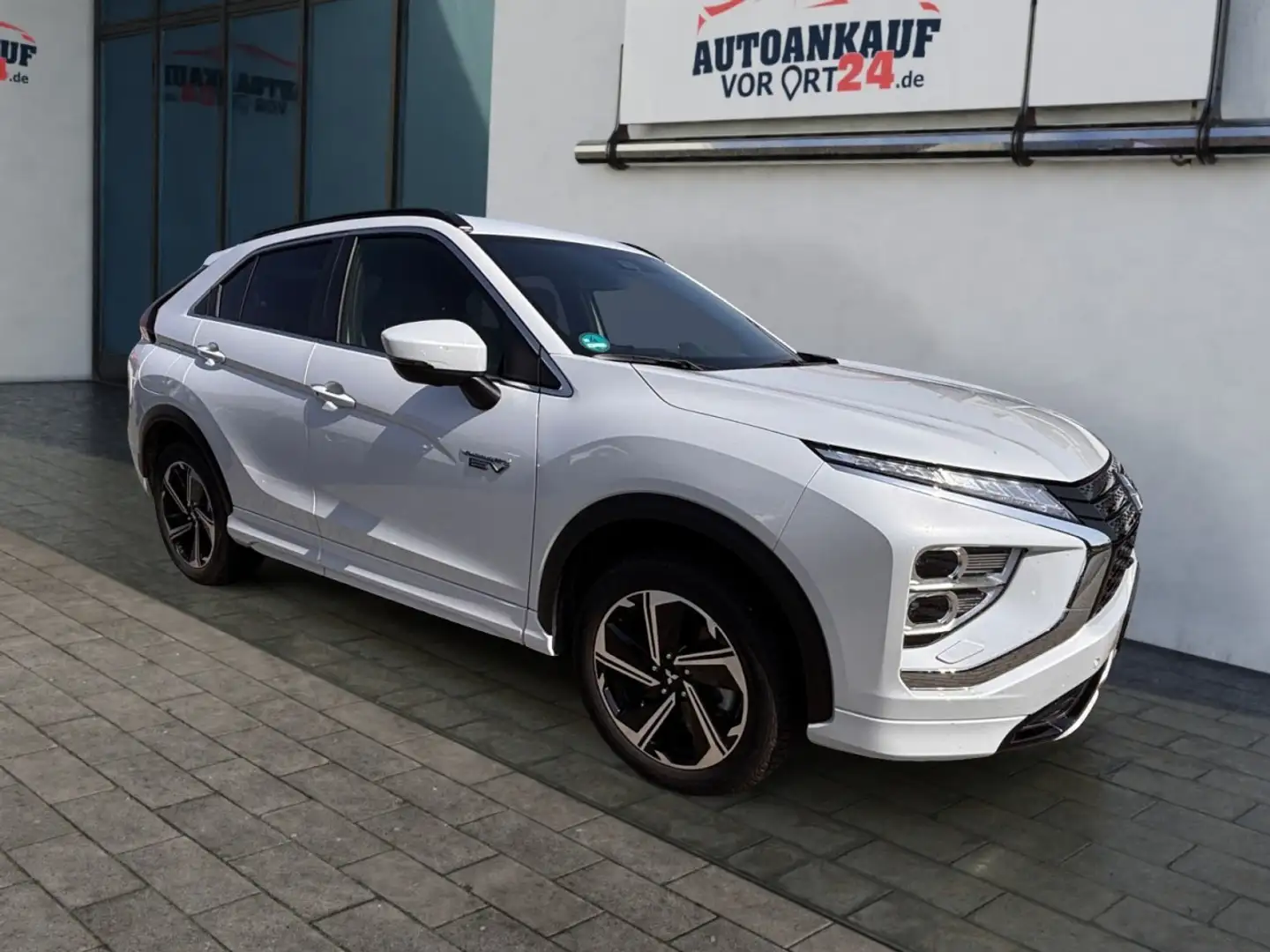 Mitsubishi Eclipse Cross Plus Select Hybrid 4WD*Voll*LED* Klima Navi Weiß - 1