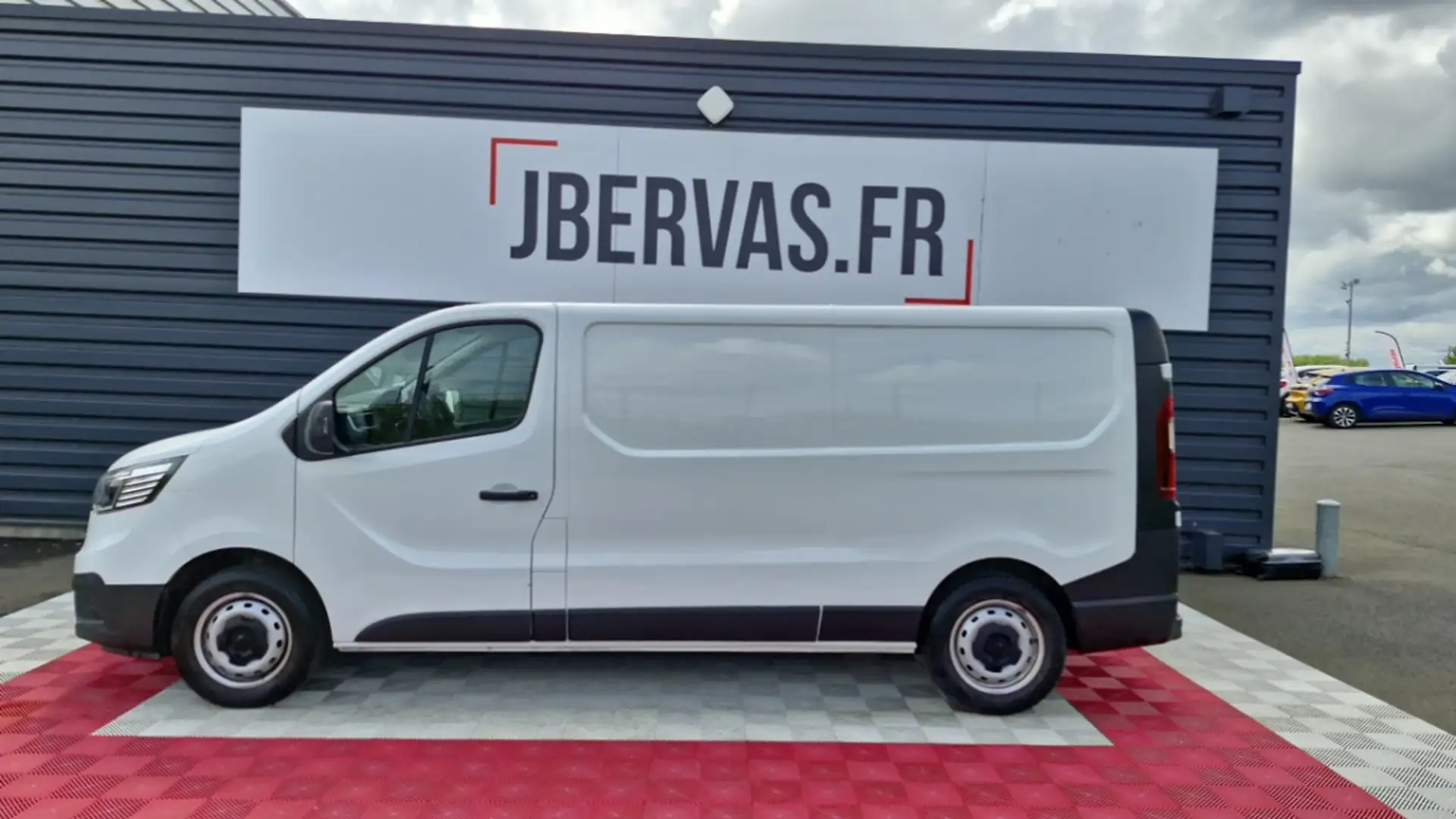 Renault Trafic l2h1 3000 kg blue dci 130 grand confort Blanc - 2