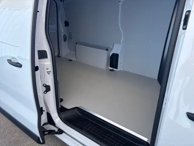 Peugeot Expert view 9