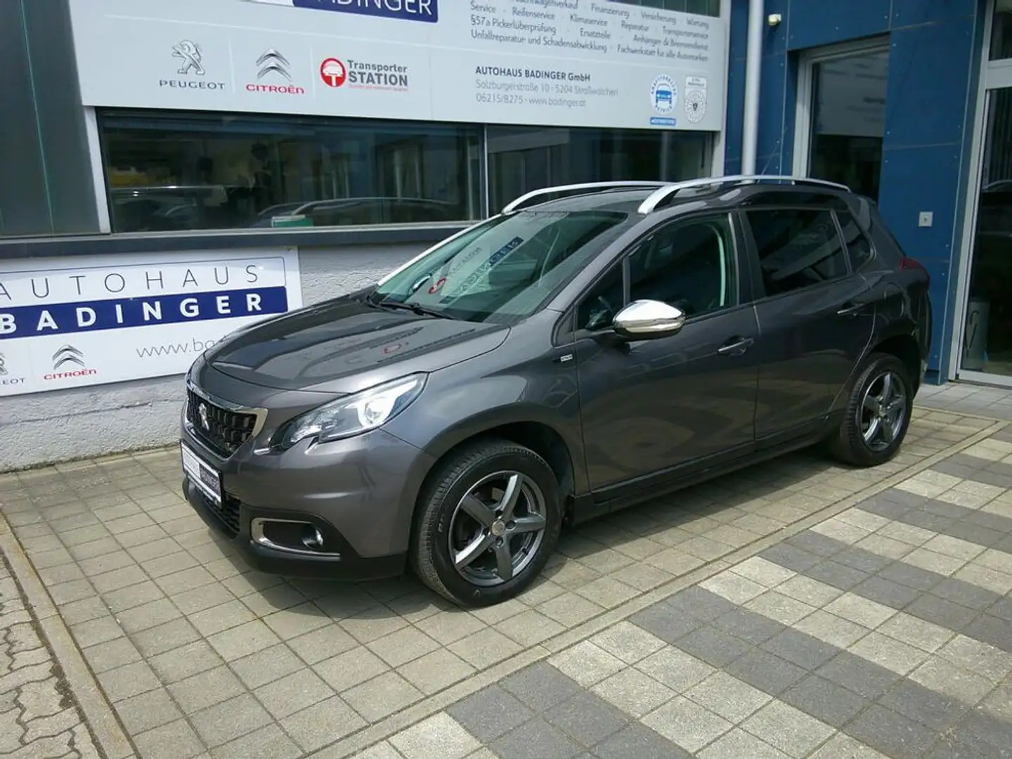 Peugeot 2008 Style BHDI90 Grau - 1