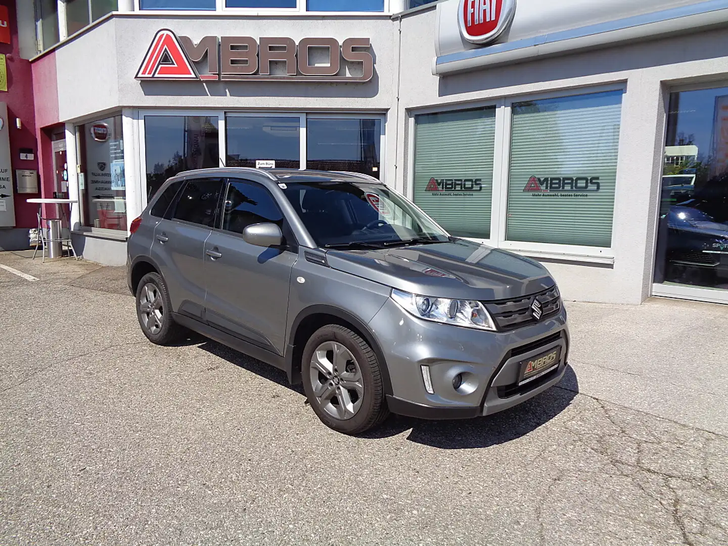 Suzuki Vitara 1,6 Shine AUTOMATIK Benzin + AHK + TOP Zustand Grau - 1