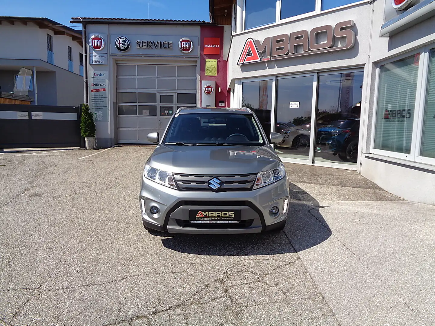 Suzuki Vitara 1,6 Shine AUTOMATIK Benzin + AHK + TOP Zustand Grau - 2