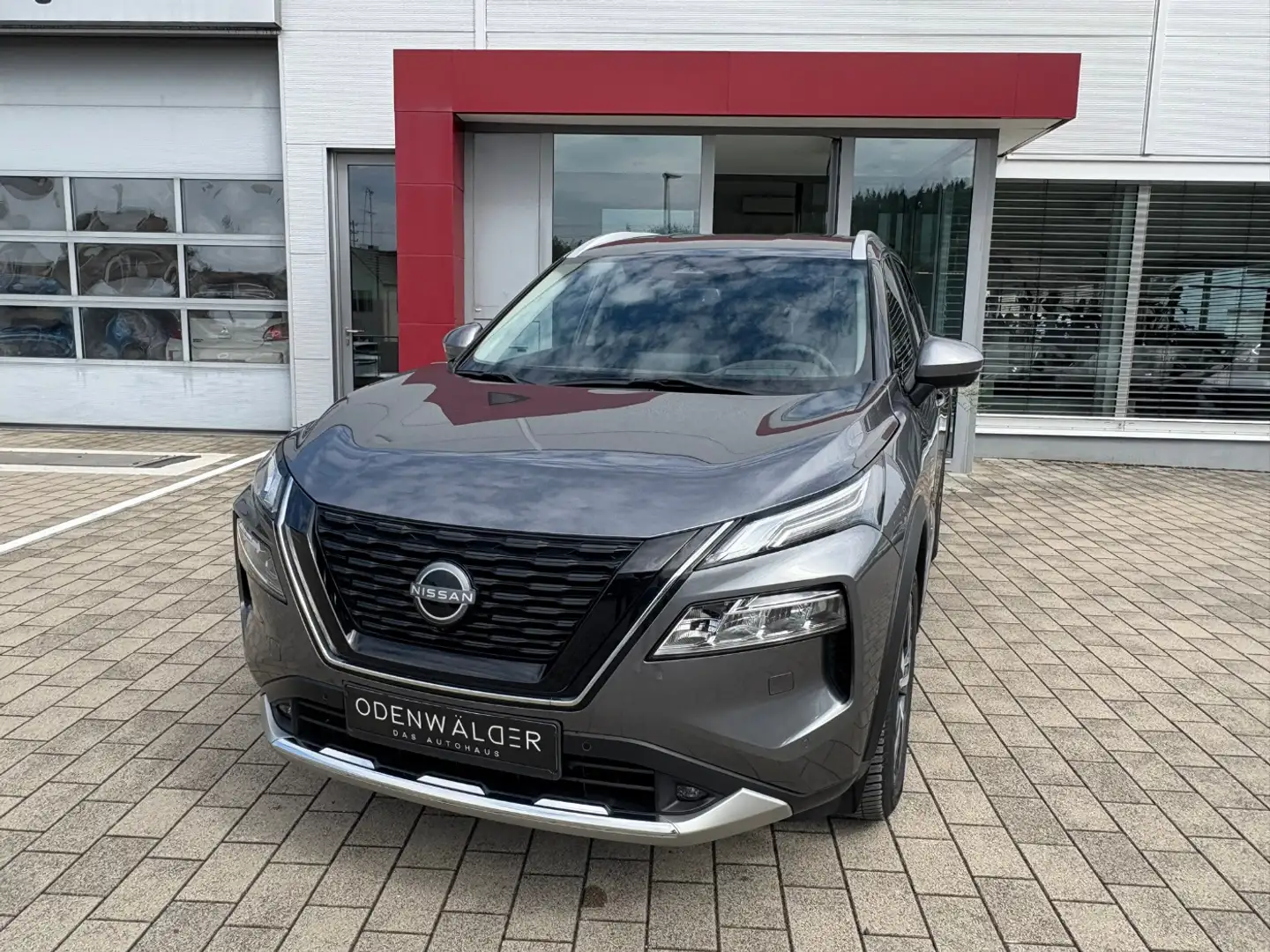 Nissan X-Trail 1.5 VC-T e-Power Tekna Family Paket Grau - 1