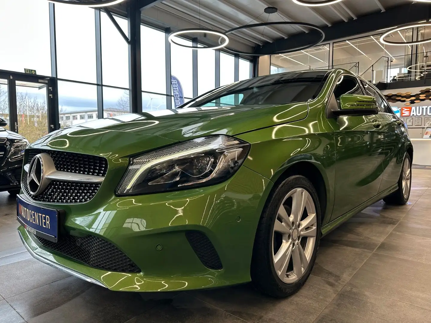 Mercedes-Benz A 180 A / d BlueEfficiency*2. Hand*LED Grün - 2
