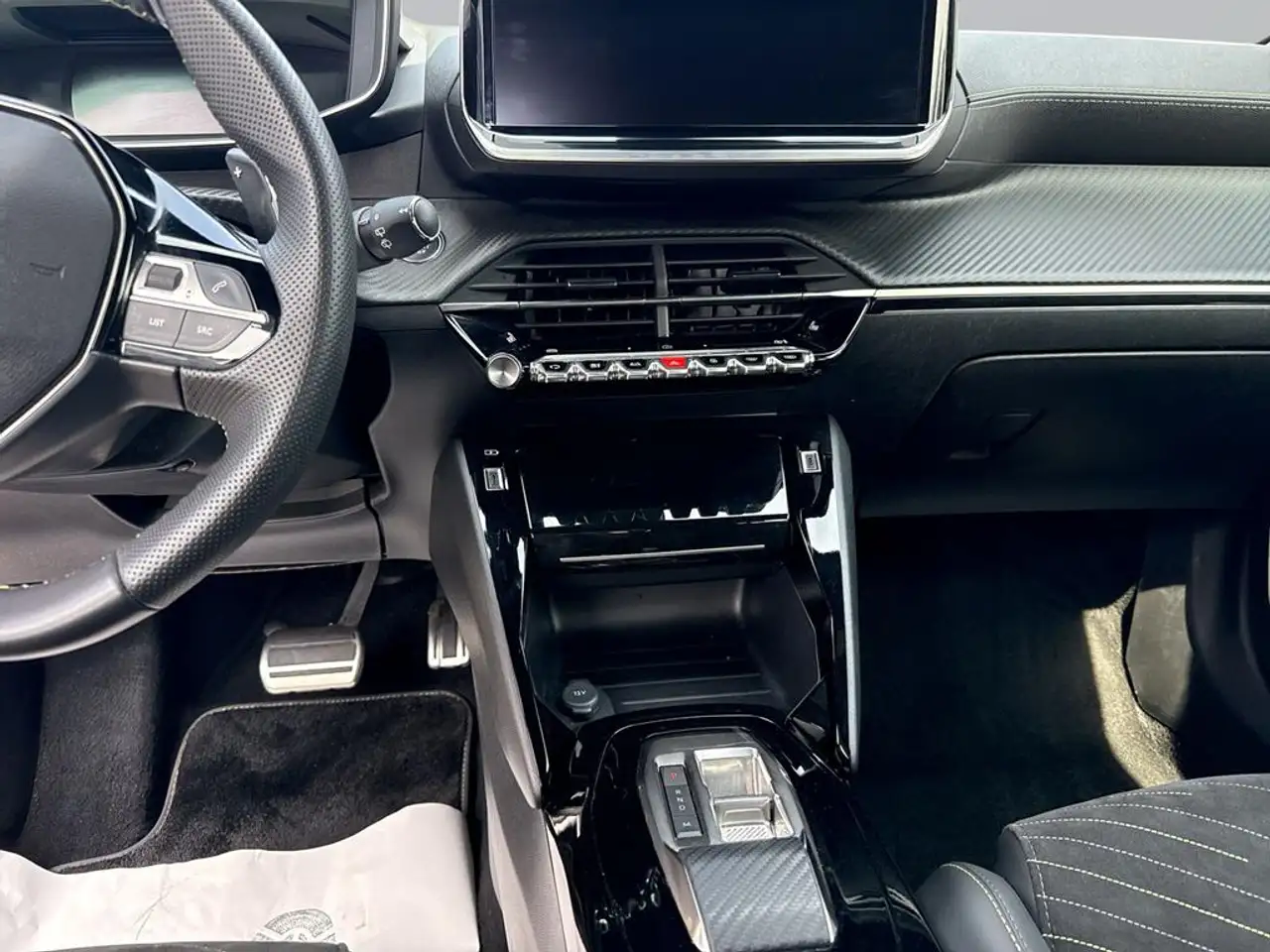 Peugeot 2008 GT, миниатюра 12