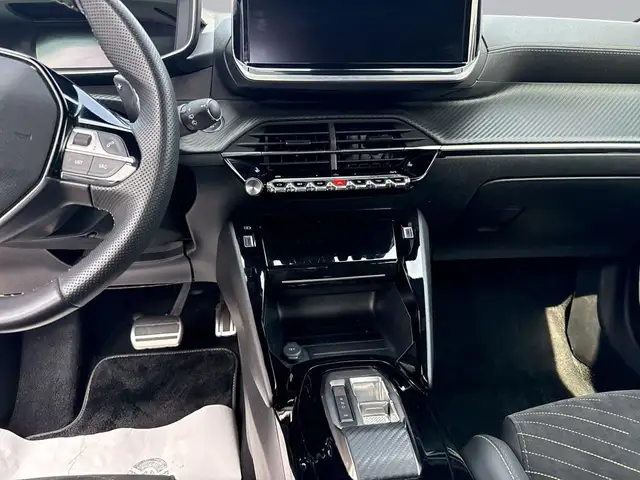 Peugeot 2008 view 12