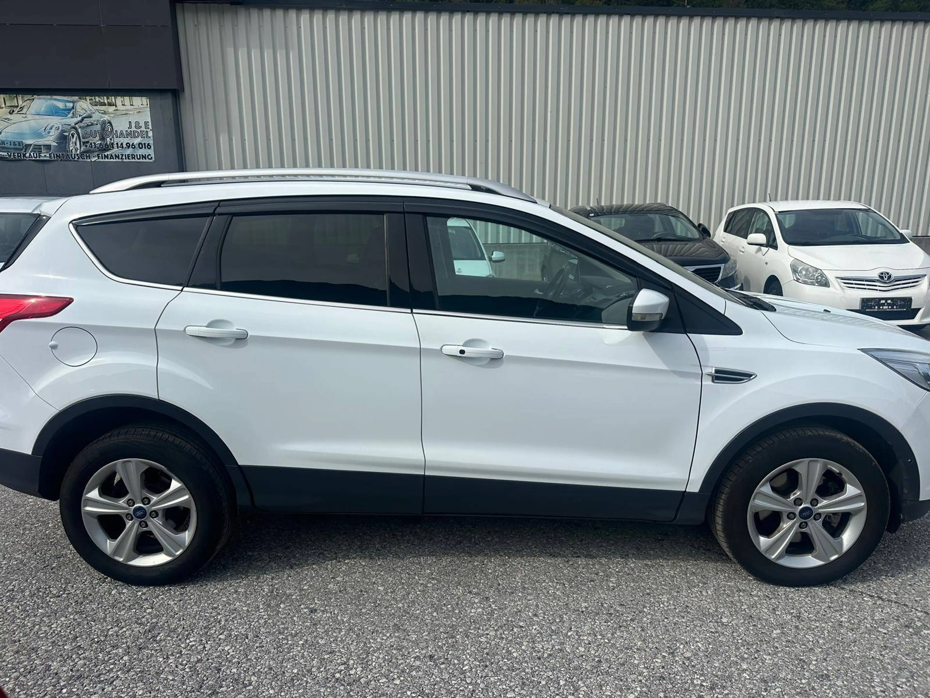 Ford Kuga 2,0 Diesel4x4 TDCI DPF Aut. — photo 2