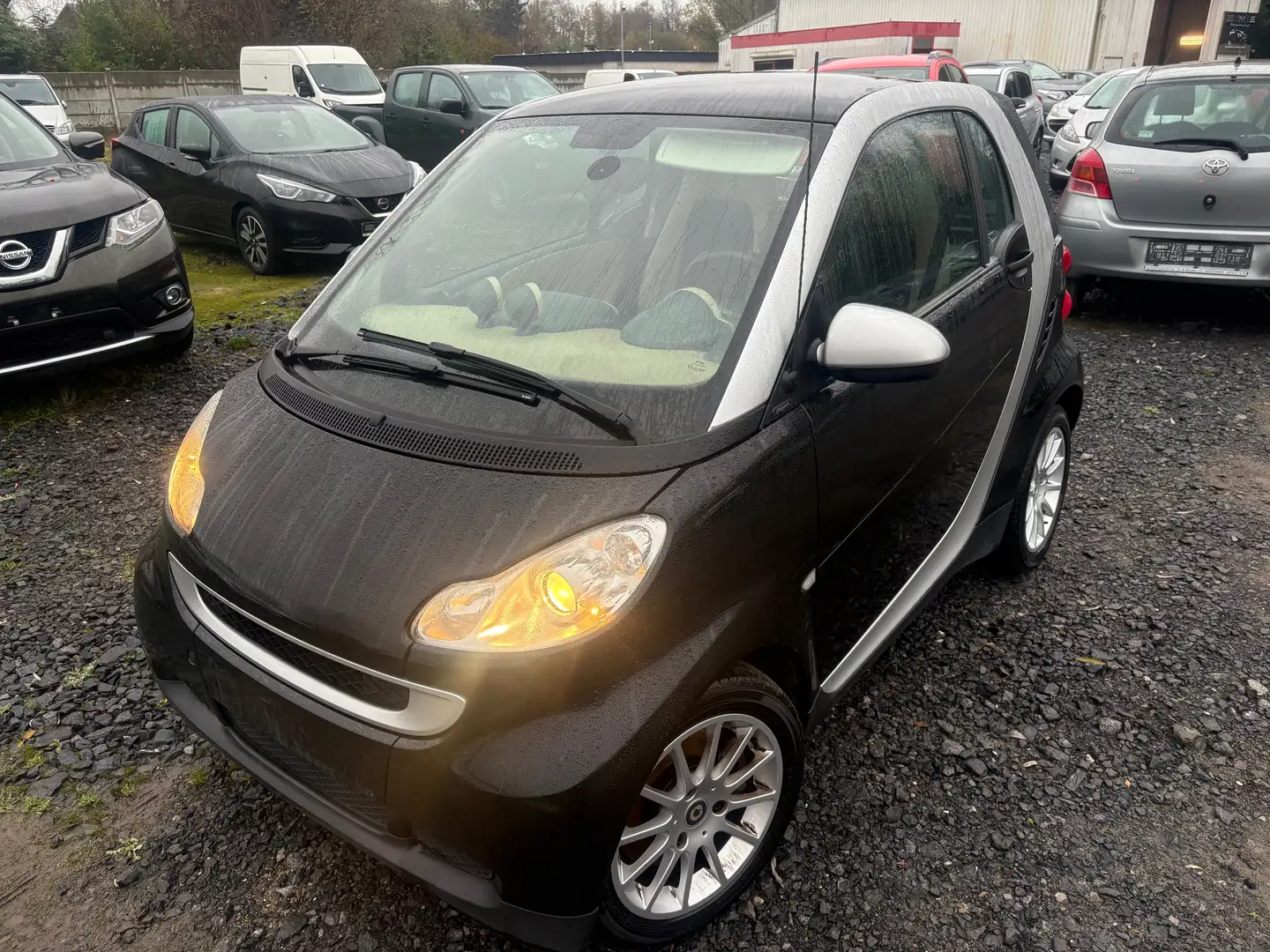 smart forTwo Coupe 1.0i Mhd Passion Softouch Zwart - 1