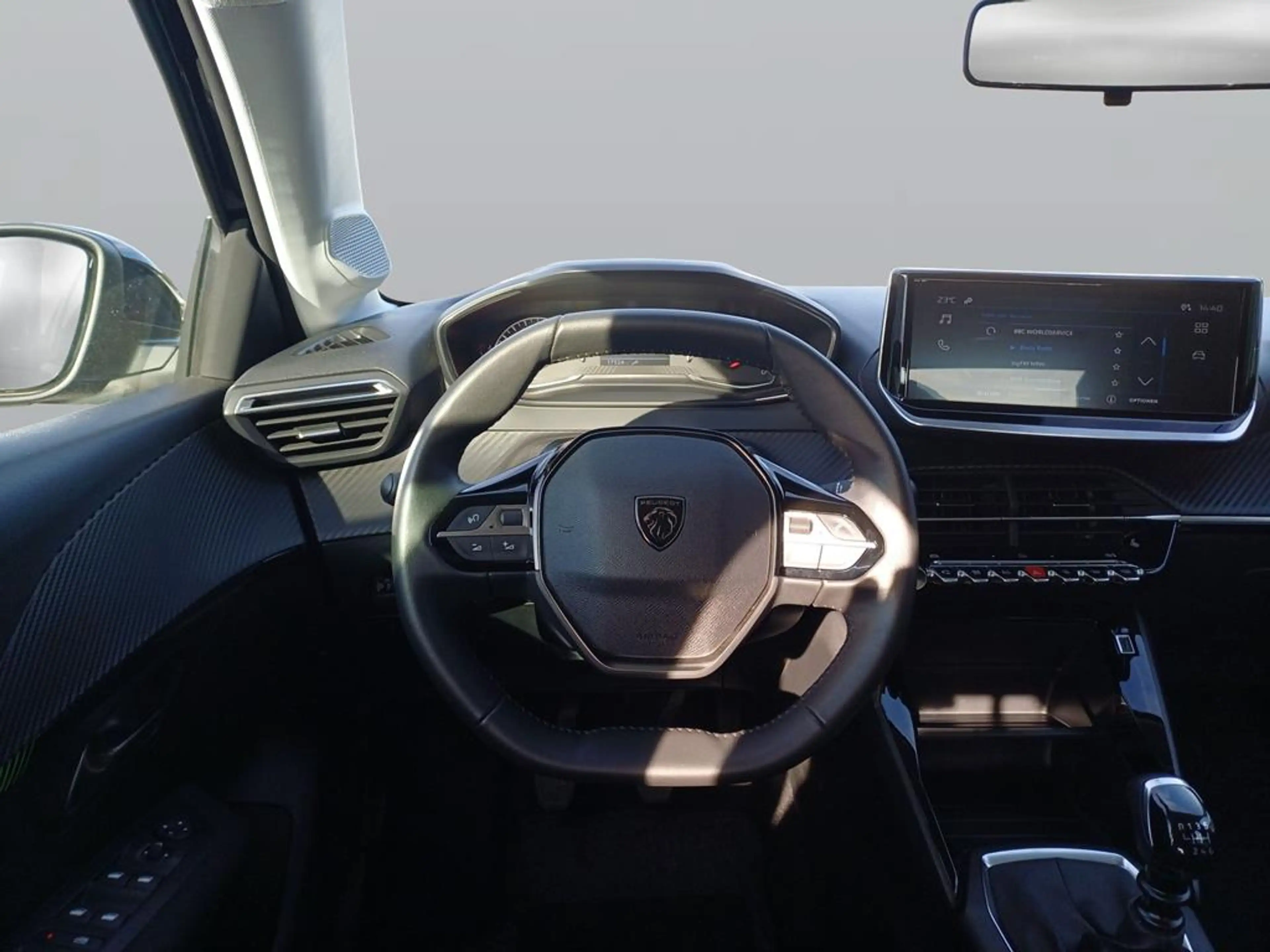 Peugeot 208 Active — photo 13