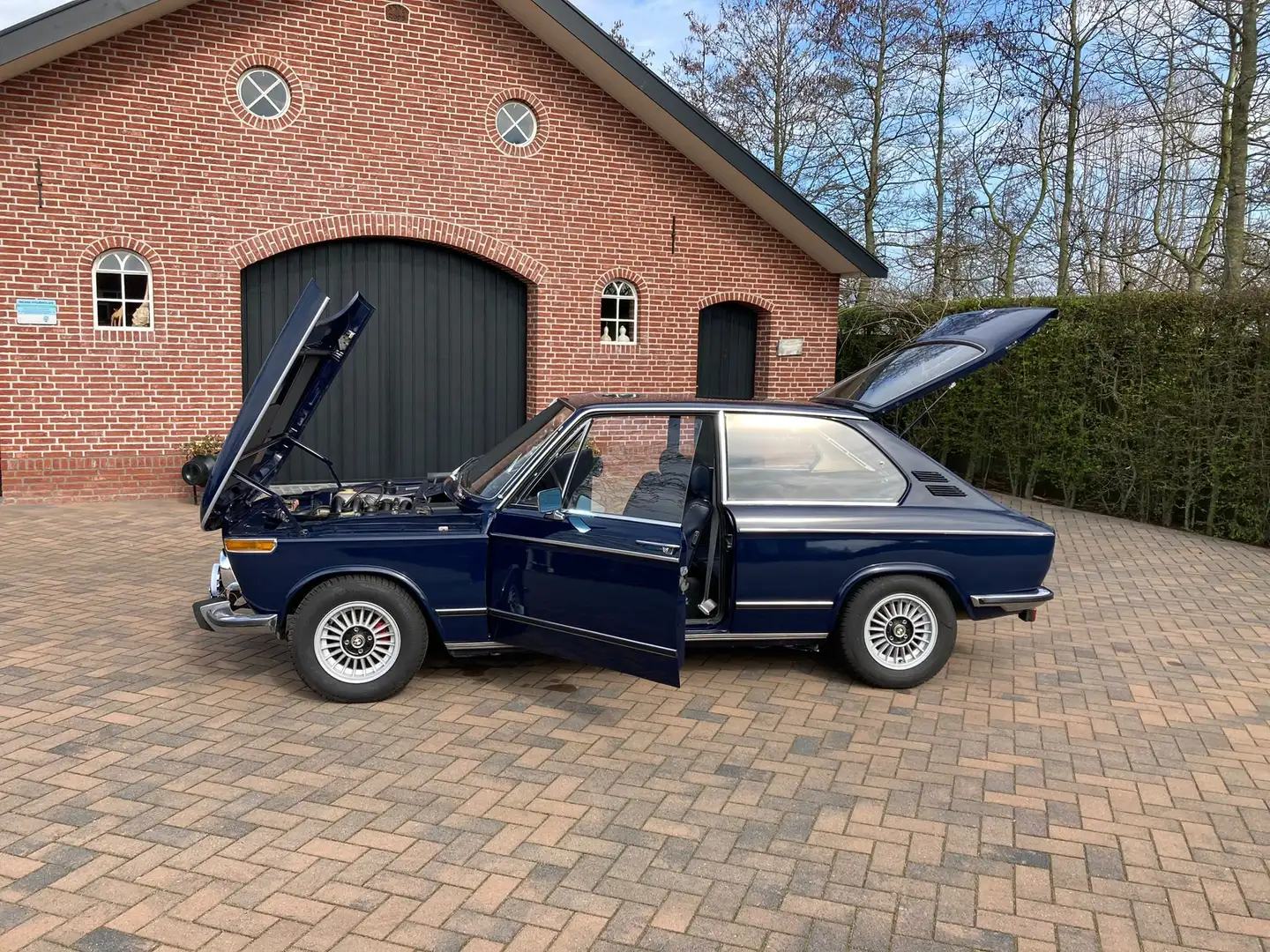 BMW 2002 Tii touring Синій - 2