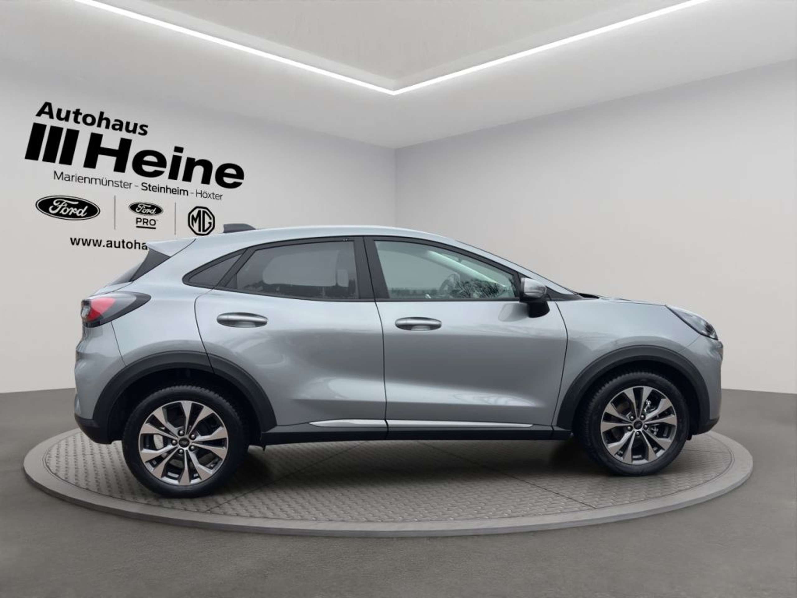 Fahrzeugabbildung Ford Puma TITANIUM 1.0 Ltr. Hybrid 125 PS *AUTOMATIK*NAVI*PD - mit KI generiert/bearbeitet