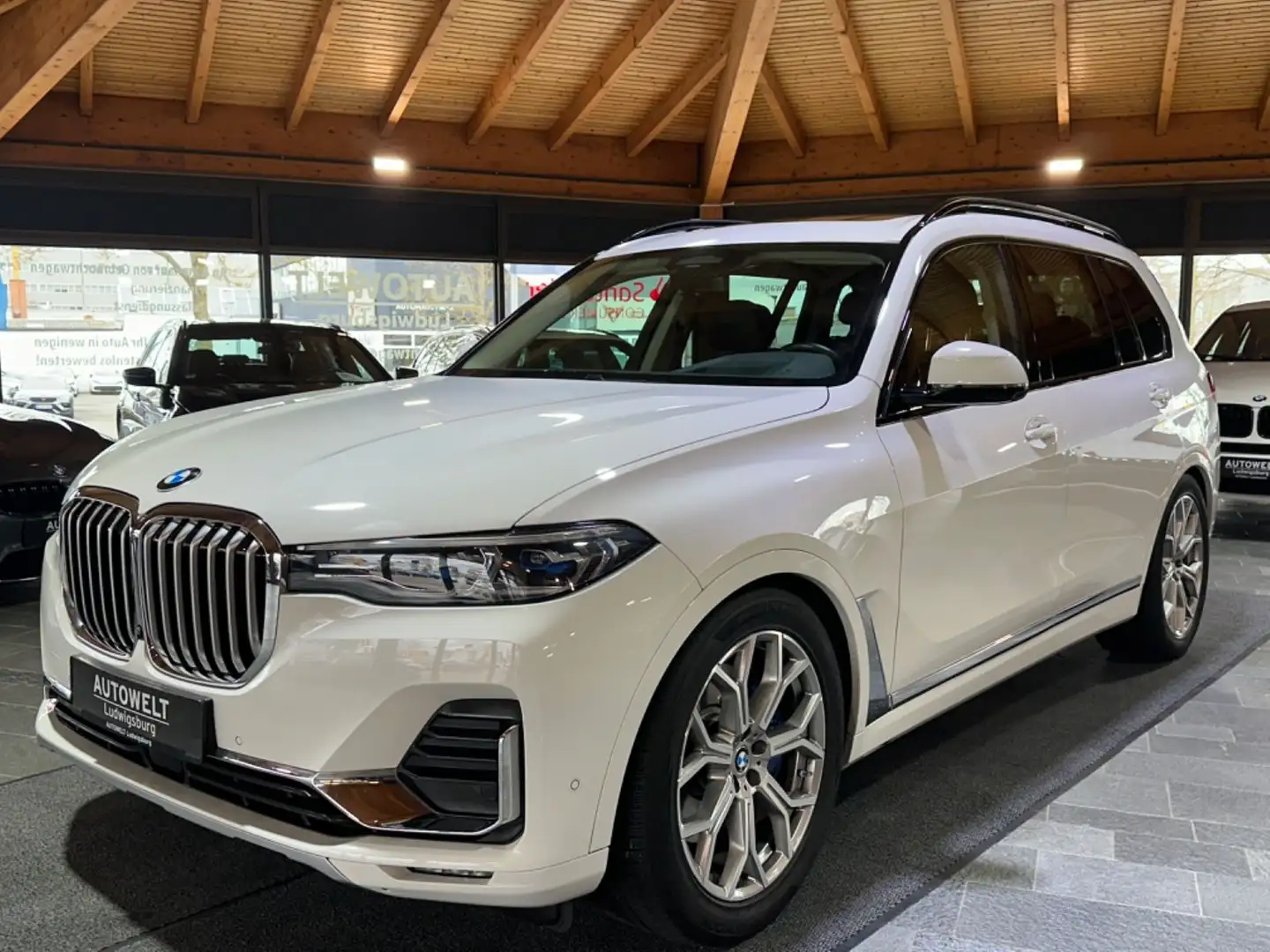 BMW X7 xDrive 30d Design Pure Excellence VOLL White - 1