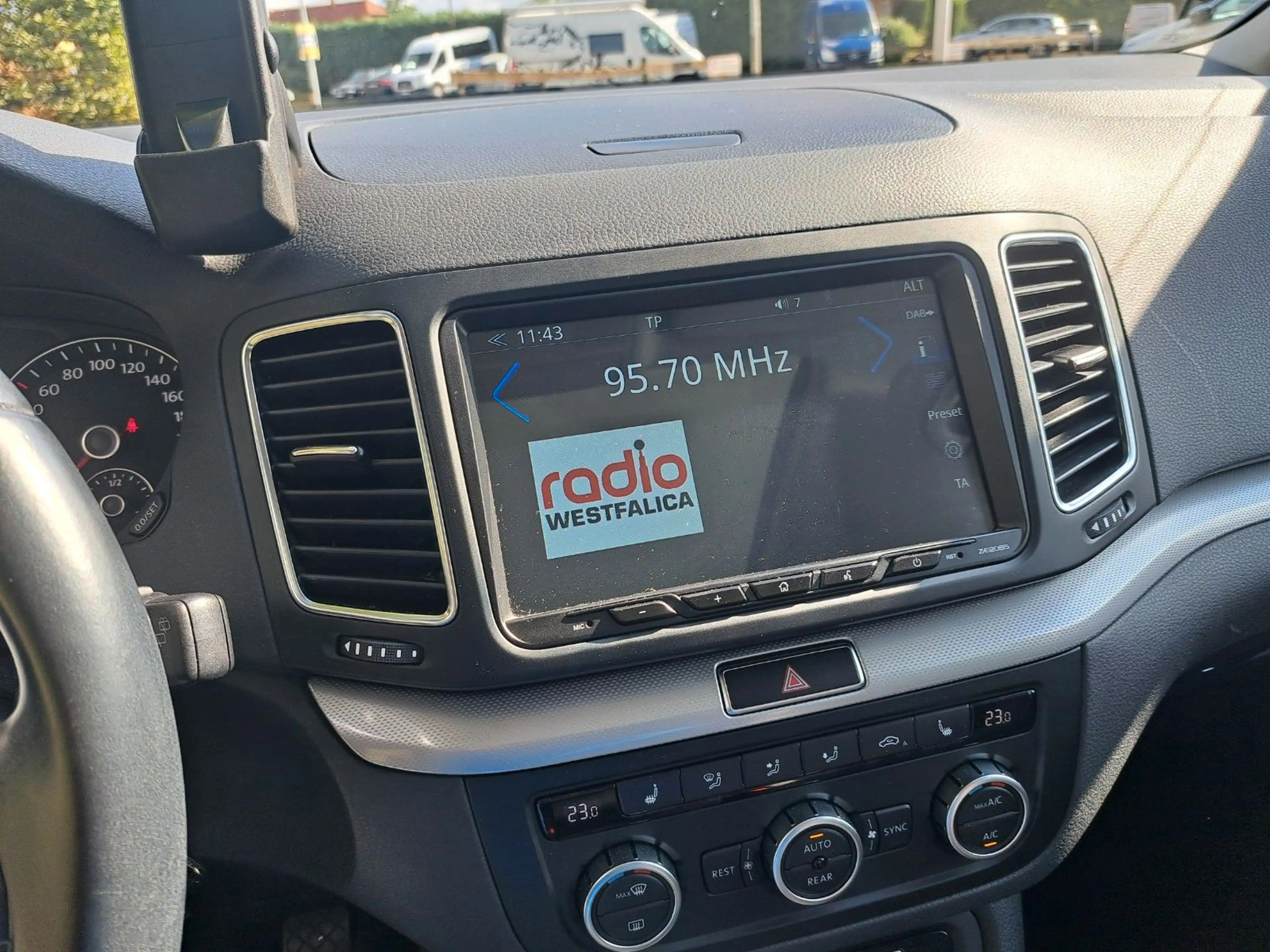 Volkswagen Sharan Life BMT 7-Sitzer — photo 8