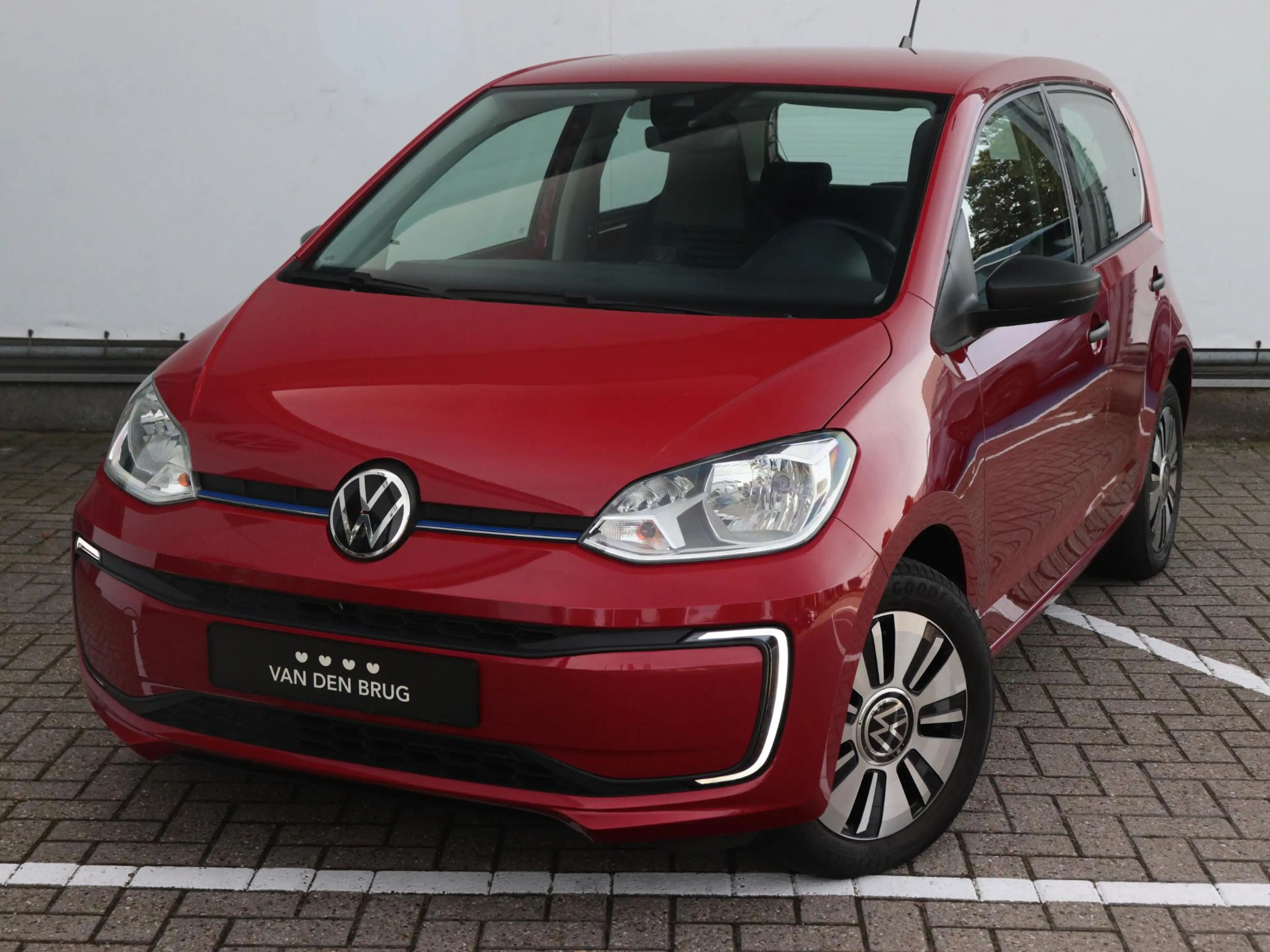 Volkswagen e-up! | Cruise Control | LMV | 5 Deurs | Airco | Multifu — photo 2