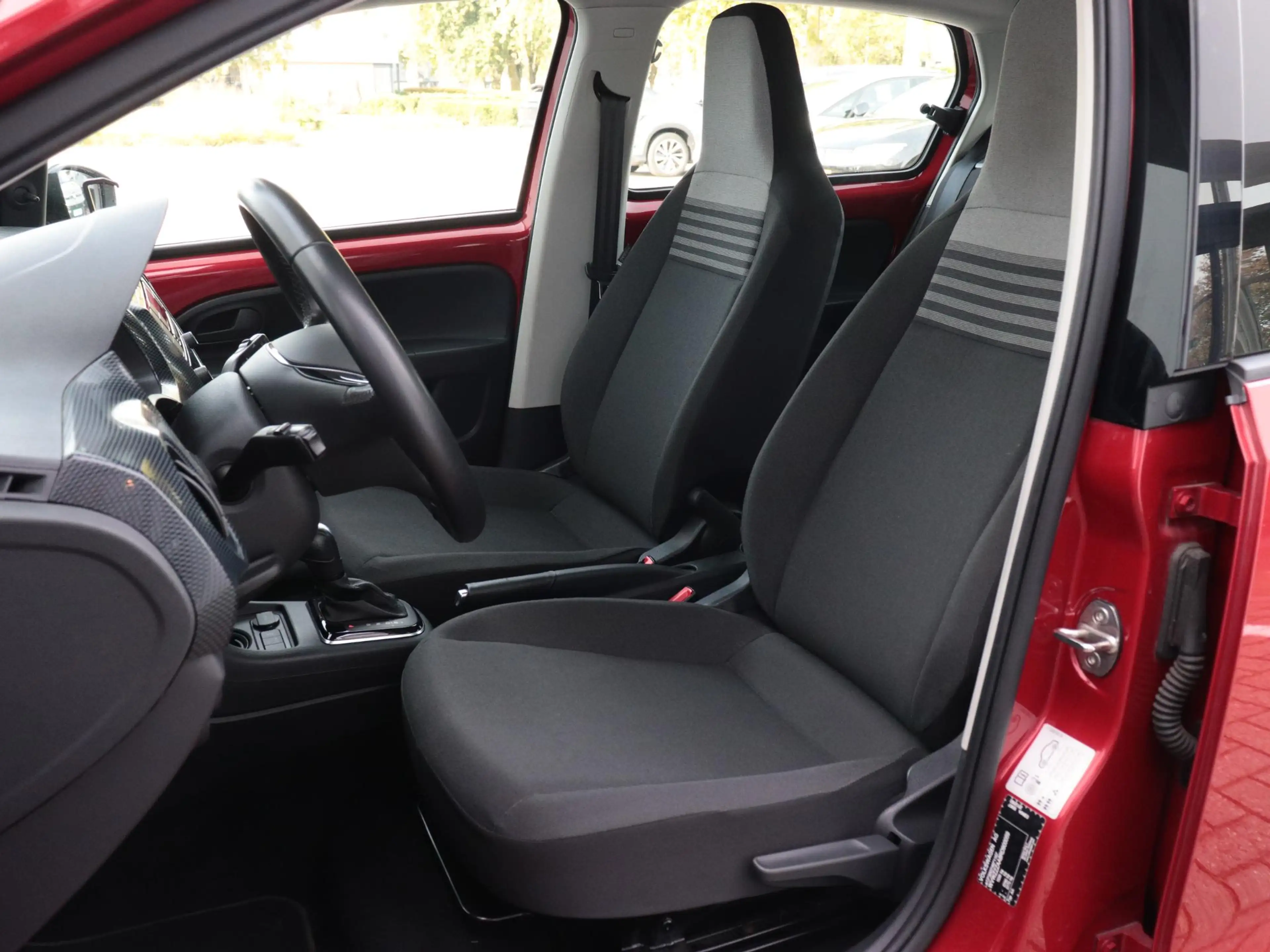 Volkswagen e-up! | Cruise Control | LMV | 5 Deurs | Airco | Multifu — photo 9