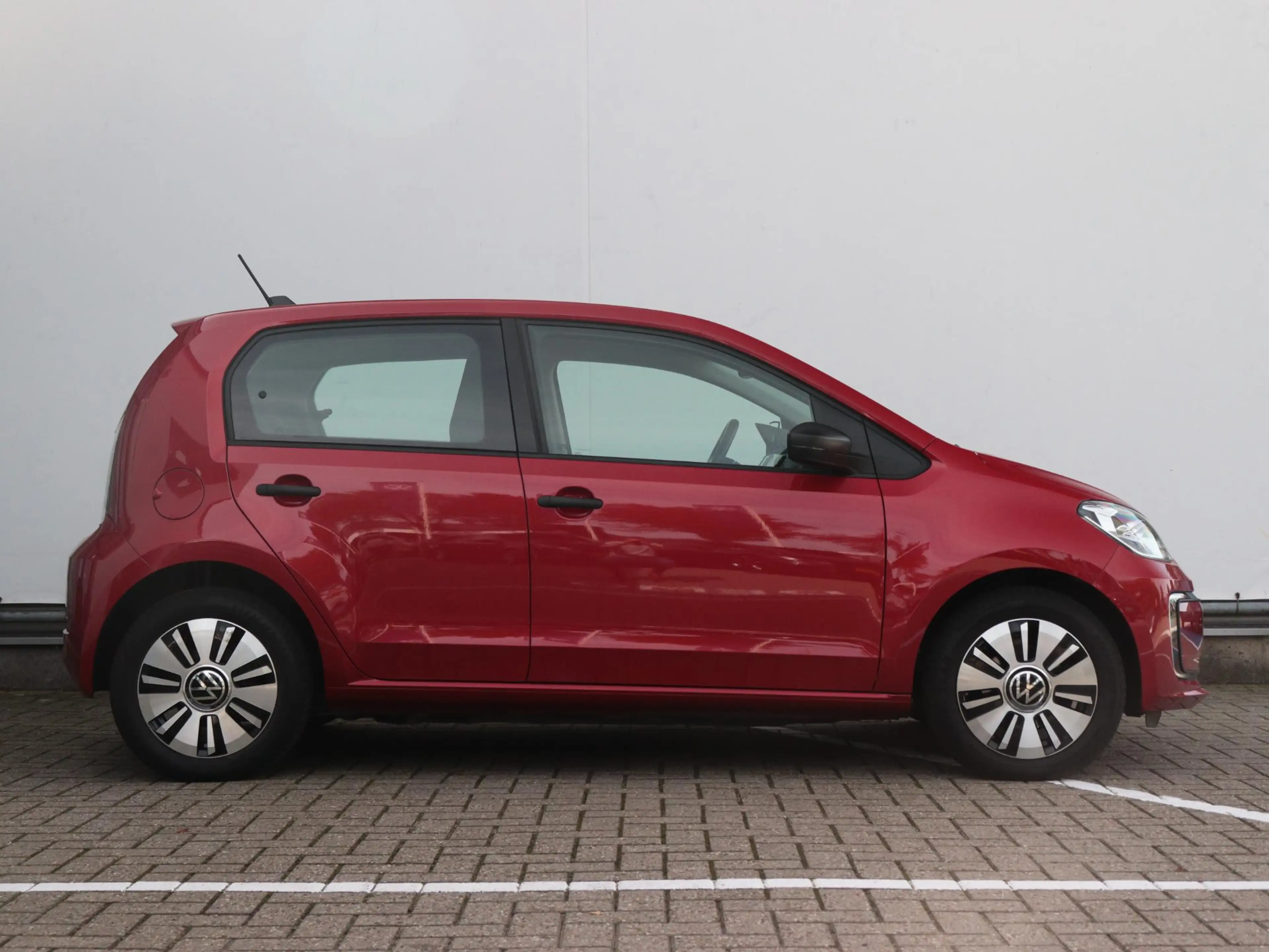 Volkswagen e-up! | Cruise Control | LMV | 5 Deurs | Airco | Multifu — photo 4