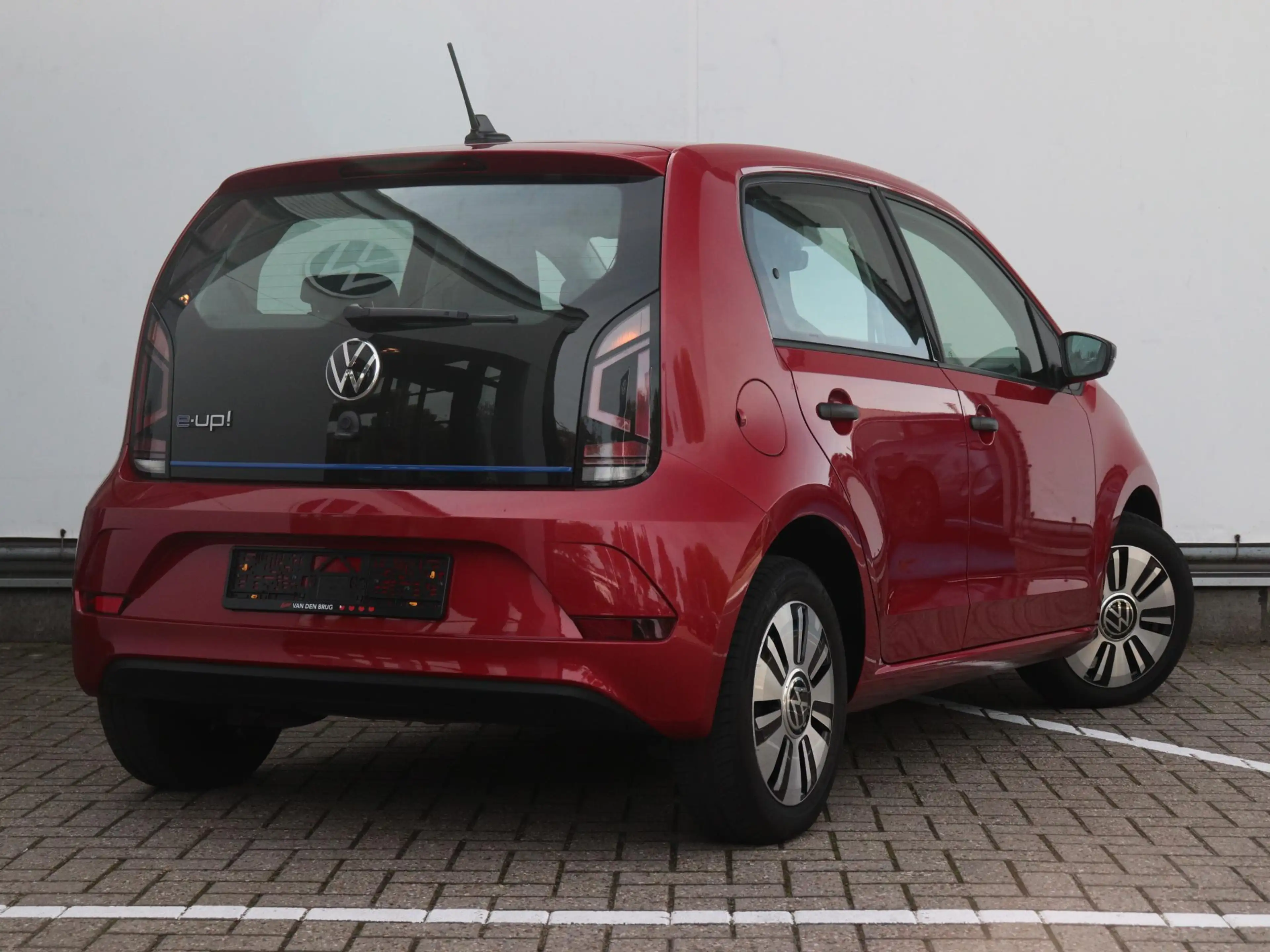 Volkswagen e-up! | Cruise Control | LMV | 5 Deurs | Airco | Multifu — photo 5