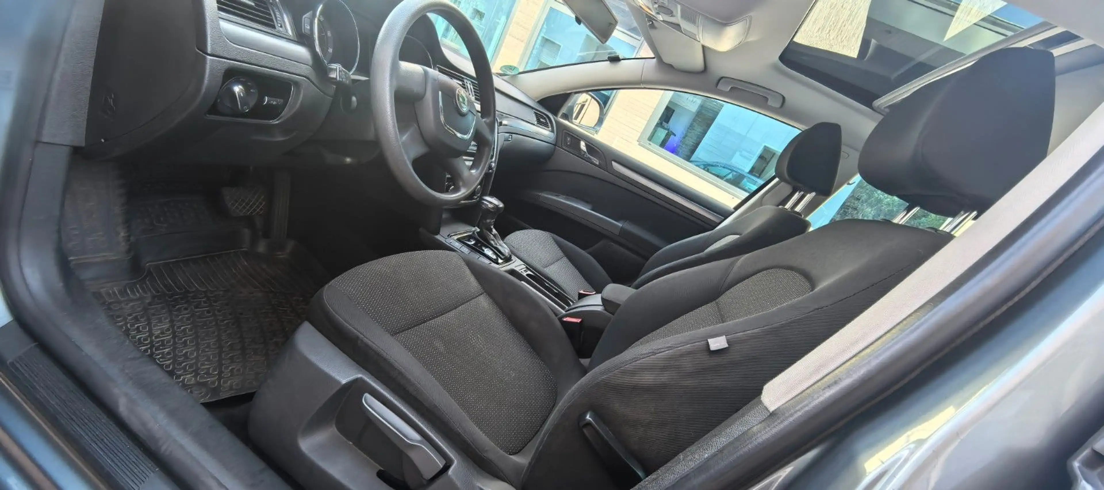 Skoda Superb Comfort Schiebedach/PDC — photo 24