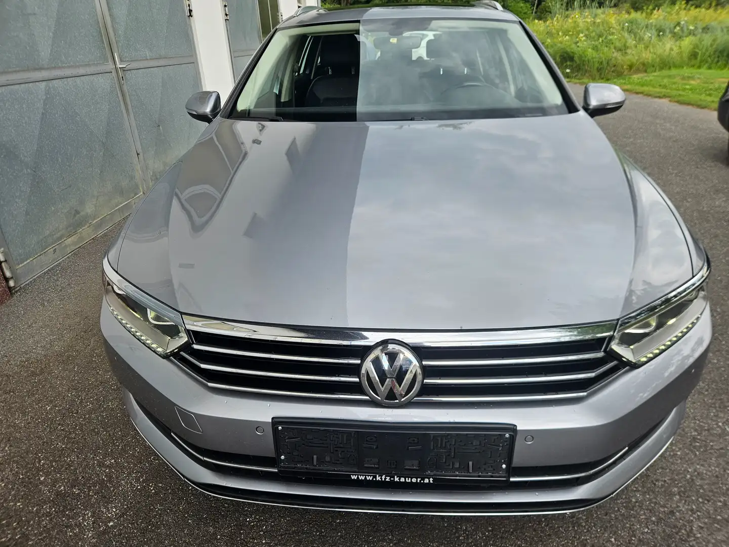 Volkswagen Passat Variant Passat Variant Highline 2,0 TDI SCR DSG Highline Silber - 2