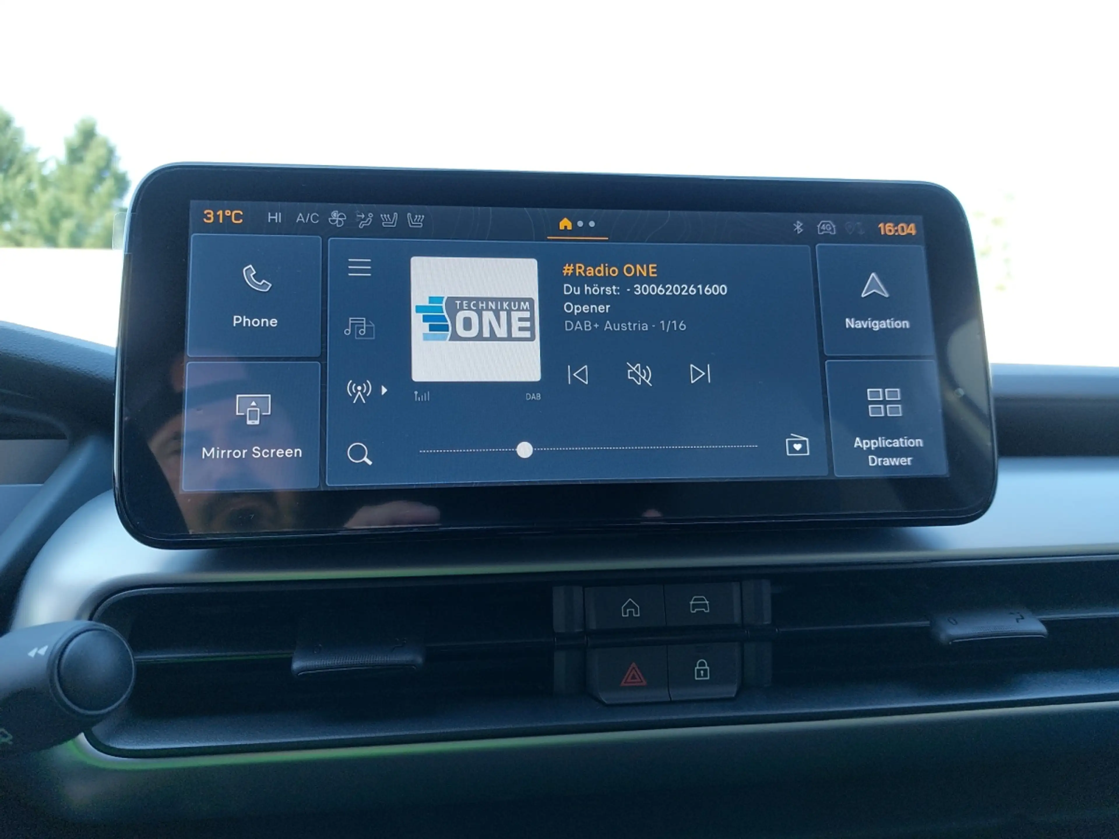 Jeep Avenger e-Hybrid MY25-1.2 e-DCT6 Summit — photo 10