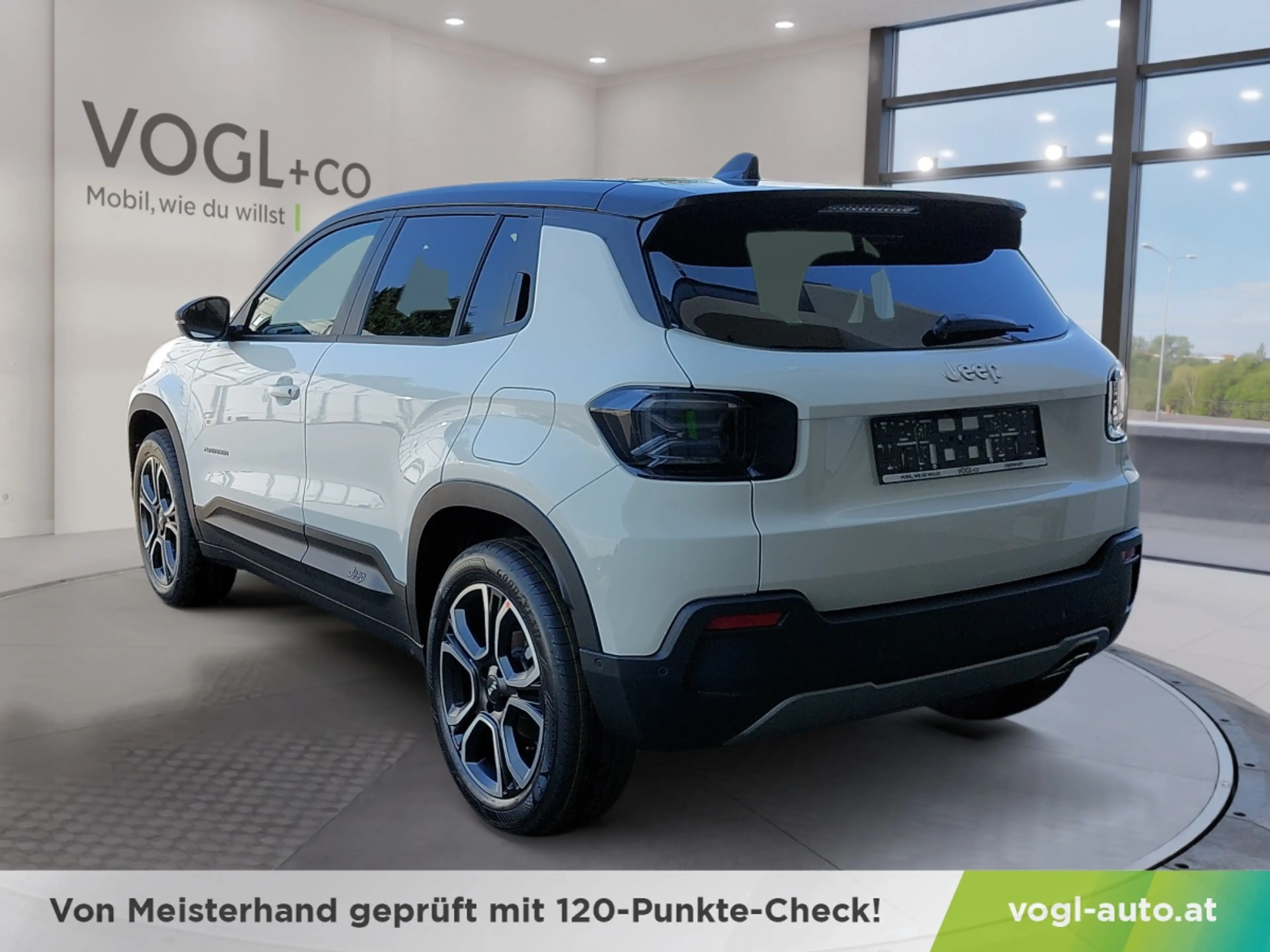 Jeep Avenger e-Hybrid MY25-1.2 e-DCT6 Summit — photo 3