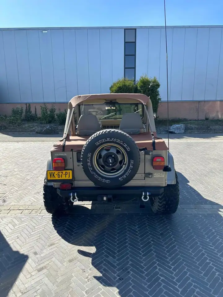 Jeep Wrangler 4.0i Sahara 6 cilinder YJ Cabrio met softtop, foto 7