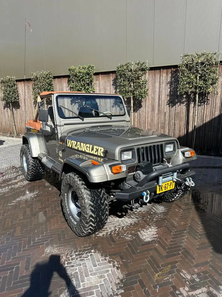 Jeep Wrangler 4.0i Sahara 6 cilinder YJ Cabrio met softtop, foto 3