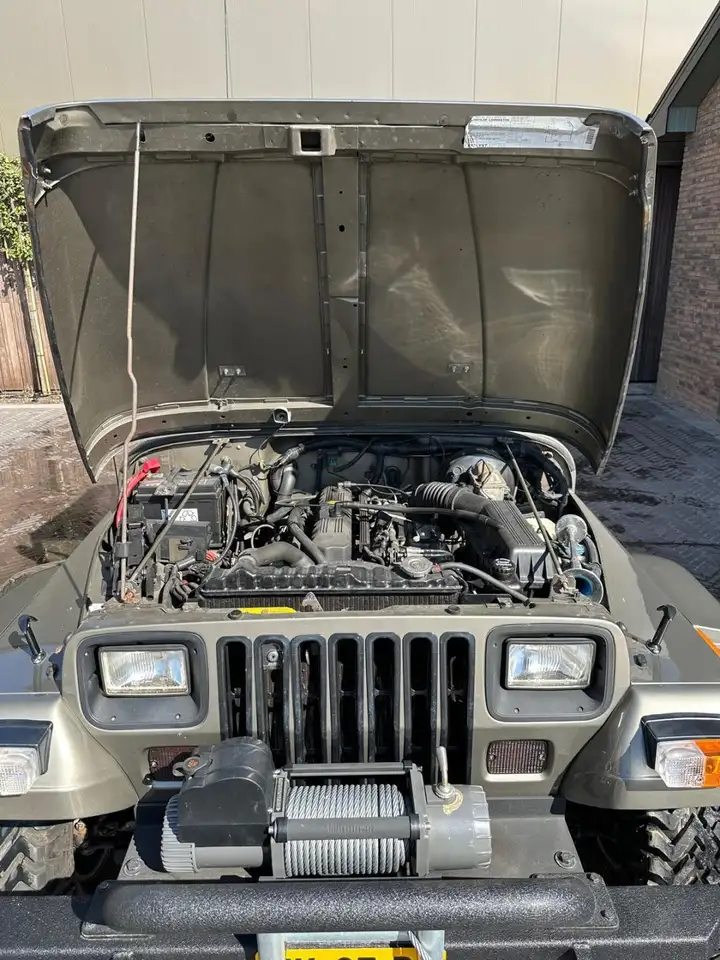 Jeep Wrangler 4.0i Sahara 6 cilinder YJ Cabrio met softtop, foto 11