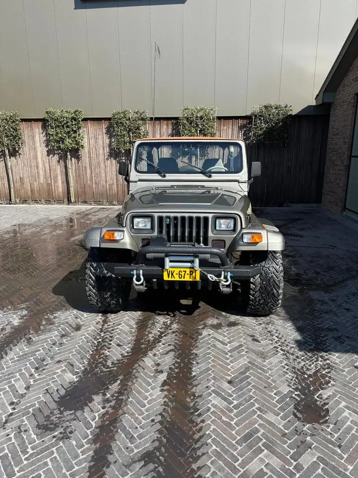 Jeep Wrangler 4.0i Sahara 6 cilinder YJ Cabrio met softtop, foto 10