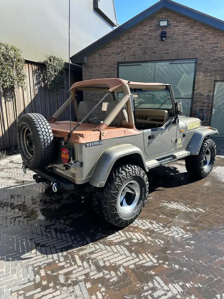 Jeep Wrangler 4.0i Sahara 6 cilinder YJ Cabrio met softtop, foto 5