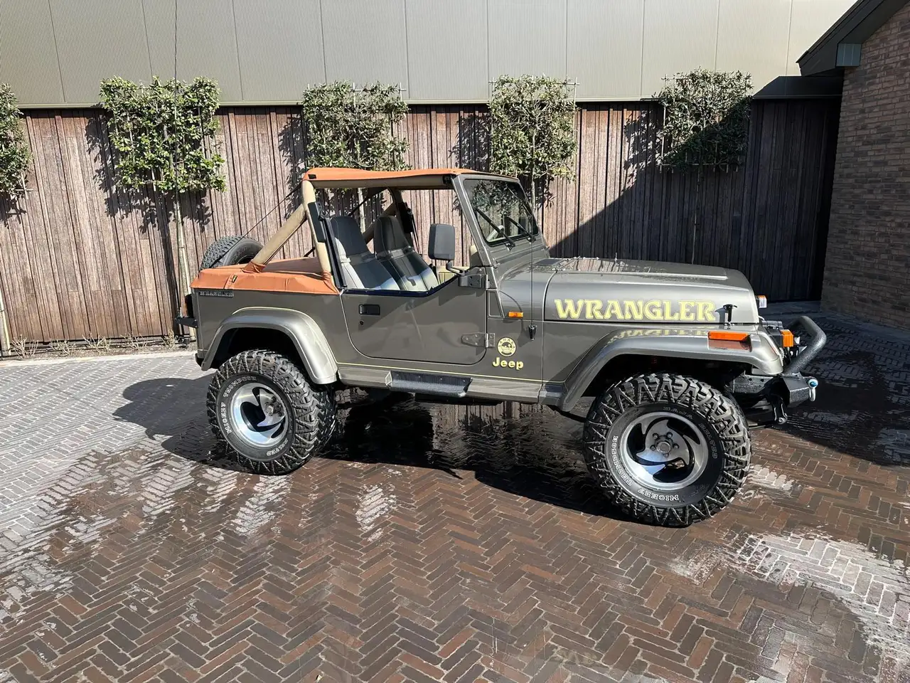 Jeep Wrangler 4.0i Sahara 6 cilinder YJ Cabrio met softtop, foto 9