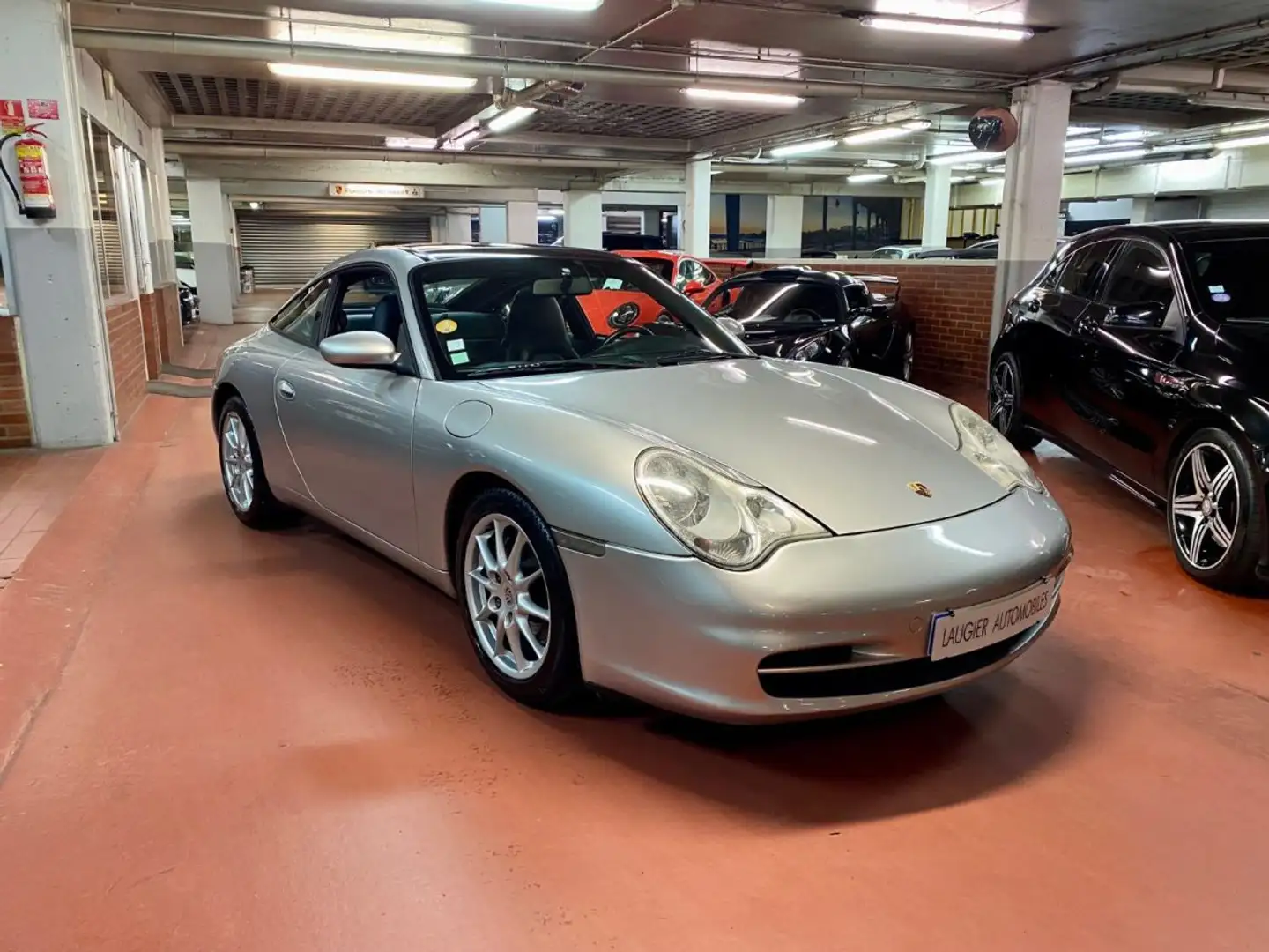 Porsche 911 TARGA 3.6 320CH Grau - 2