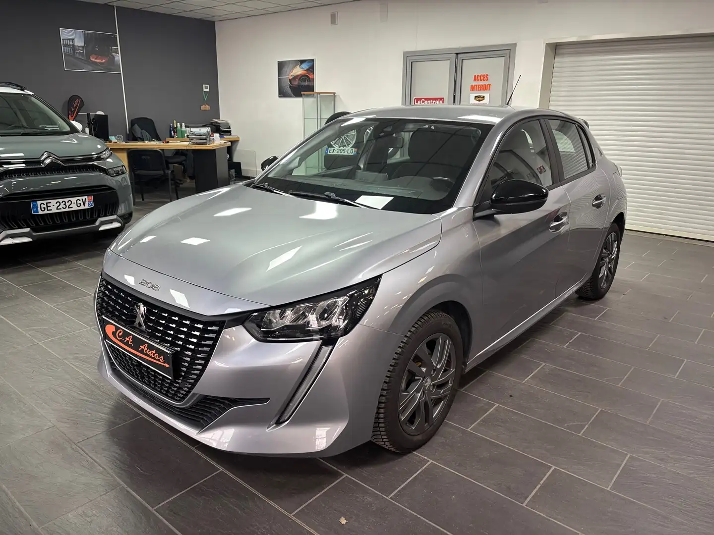 Peugeot 208 1.2 PURETECH 100CH S\u0026S ALLURE PACK EAT8 Gris - 1