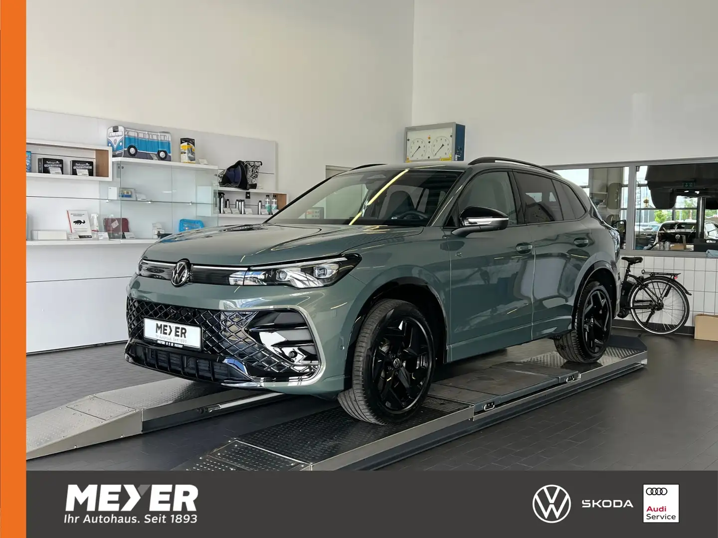 Volkswagen Tiguan R-Line 2.0 TDI DSG 4Motion *AHK, IQ.Light, Black Verde - 1