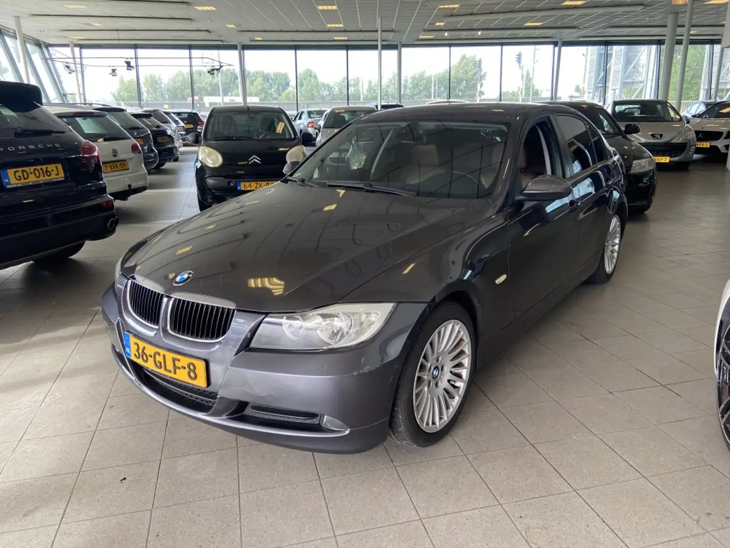 BMW 316 3-serie 316i Executive Grijs - 2