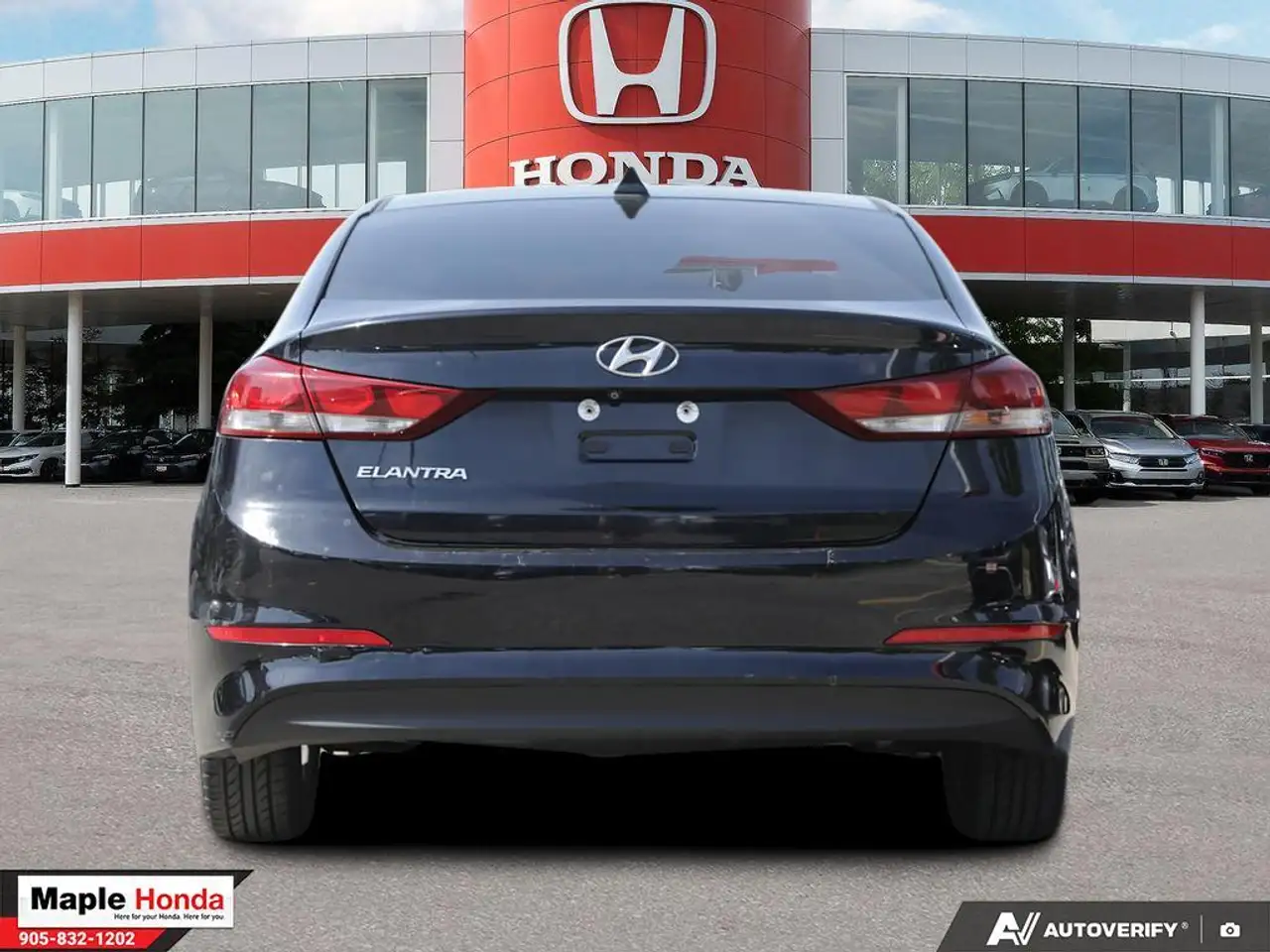 Hyundai ELANTRA photo Hyundai ELANTRA