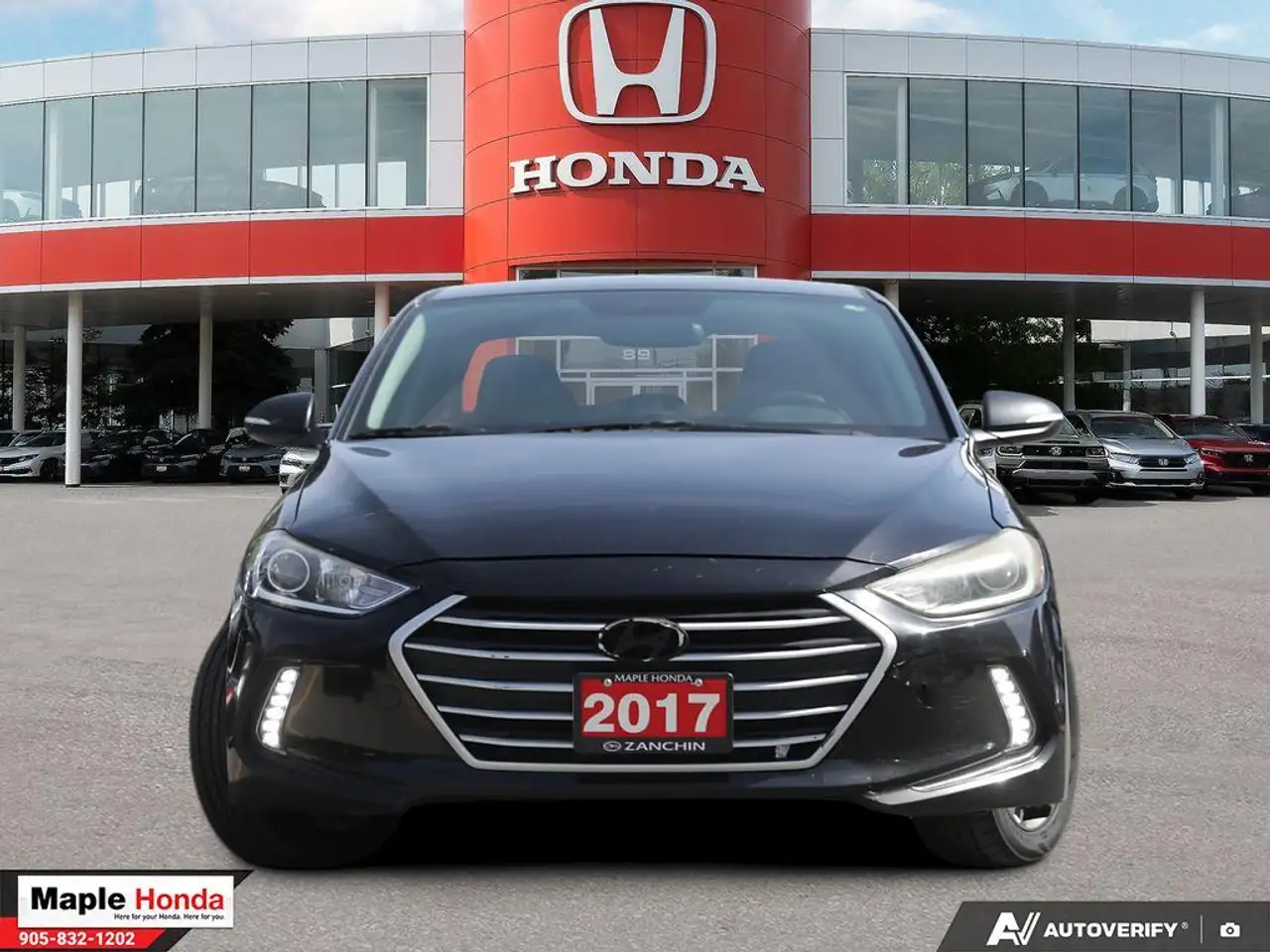 Hyundai ELANTRA photo Hyundai ELANTRA