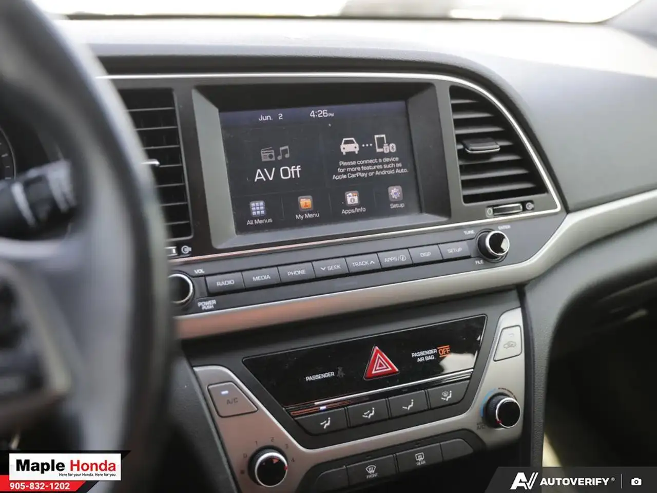Hyundai ELANTRA photo Hyundai ELANTRA