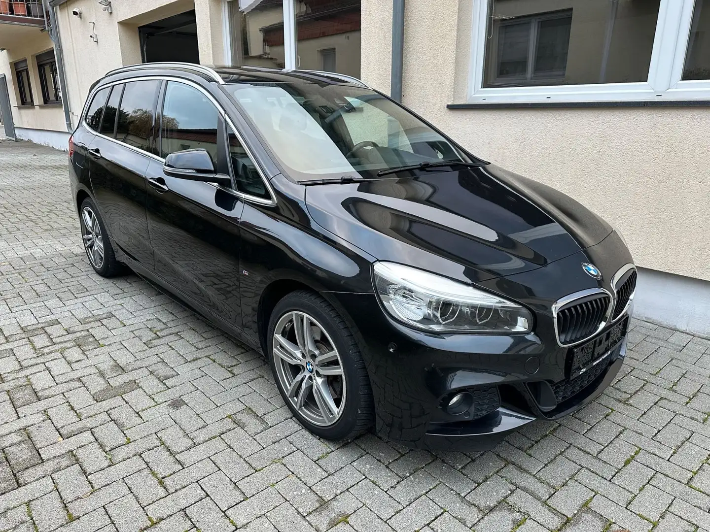 BMW 220 M Sport Aut. 7-SITZE PANO AHK Negro - 1