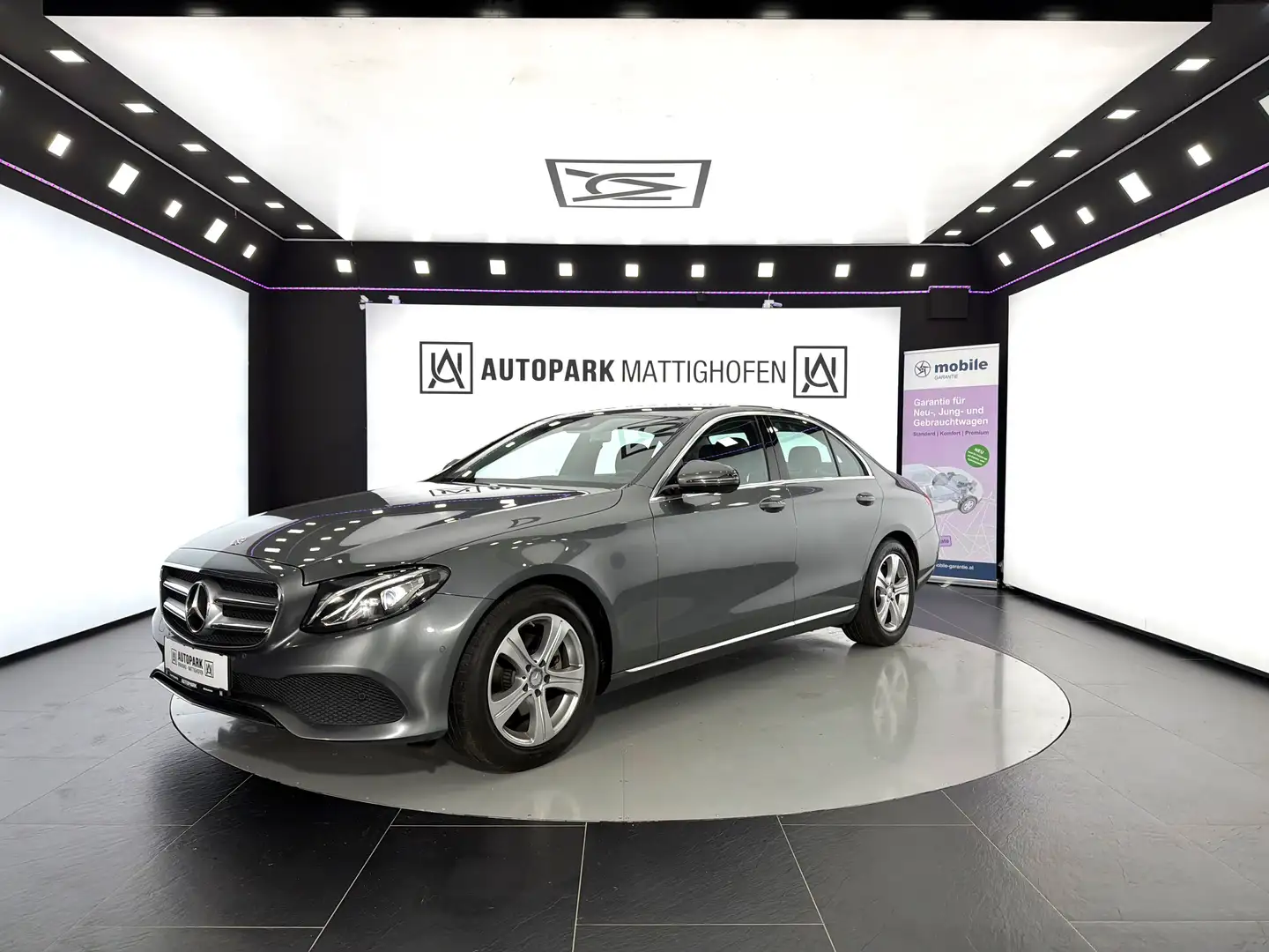 Mercedes-Benz E 220 d Avantgarde Aut. *KAMERA*AHK* Grau - 2