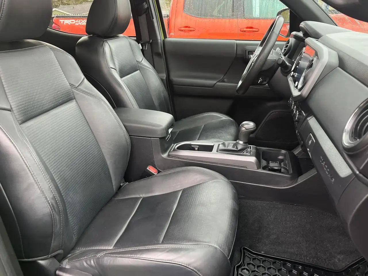 Toyota Tacoma снимка Toyota Tacoma