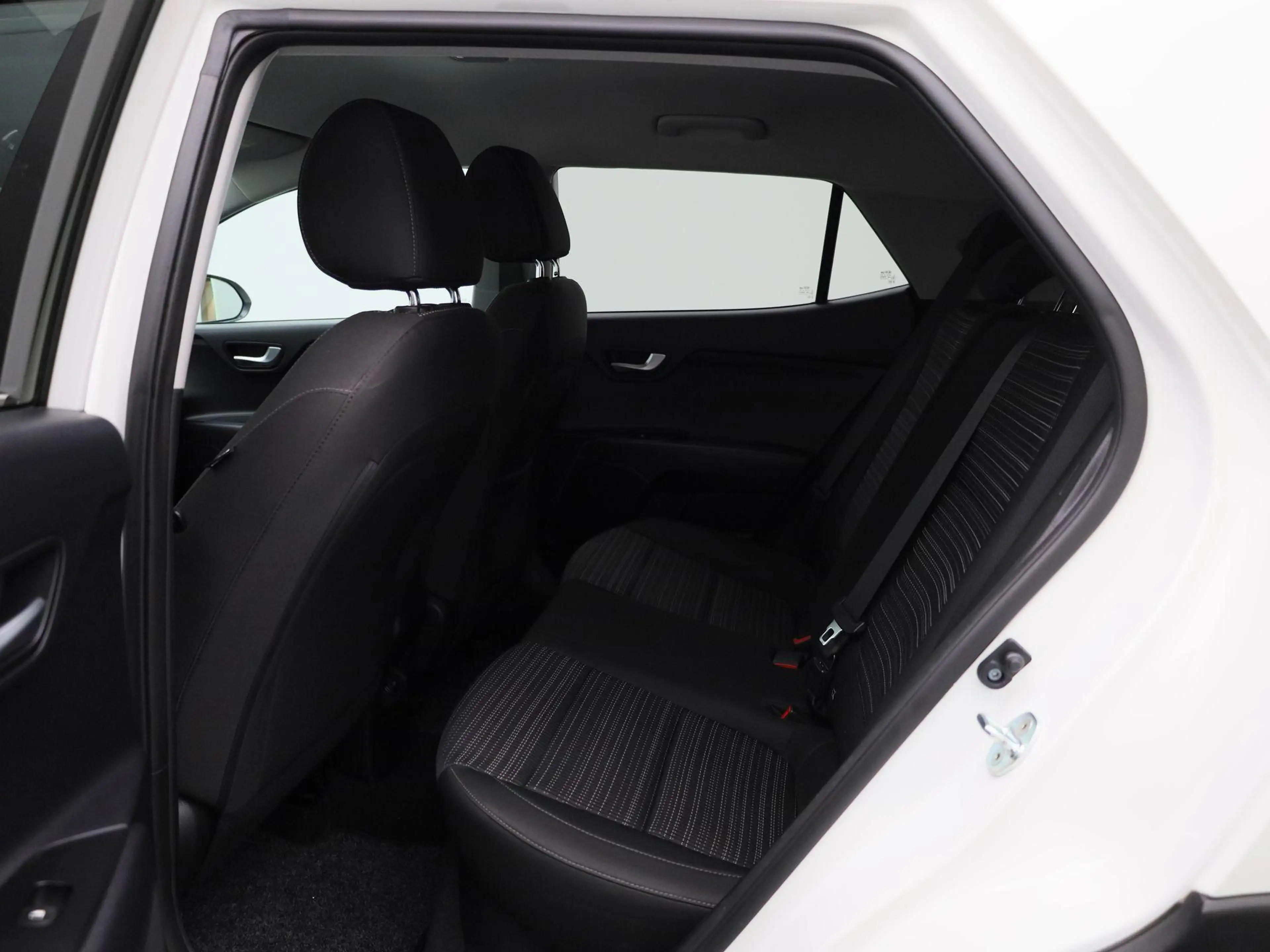 Kia Stonic 1.0 T 100 More — photo 10