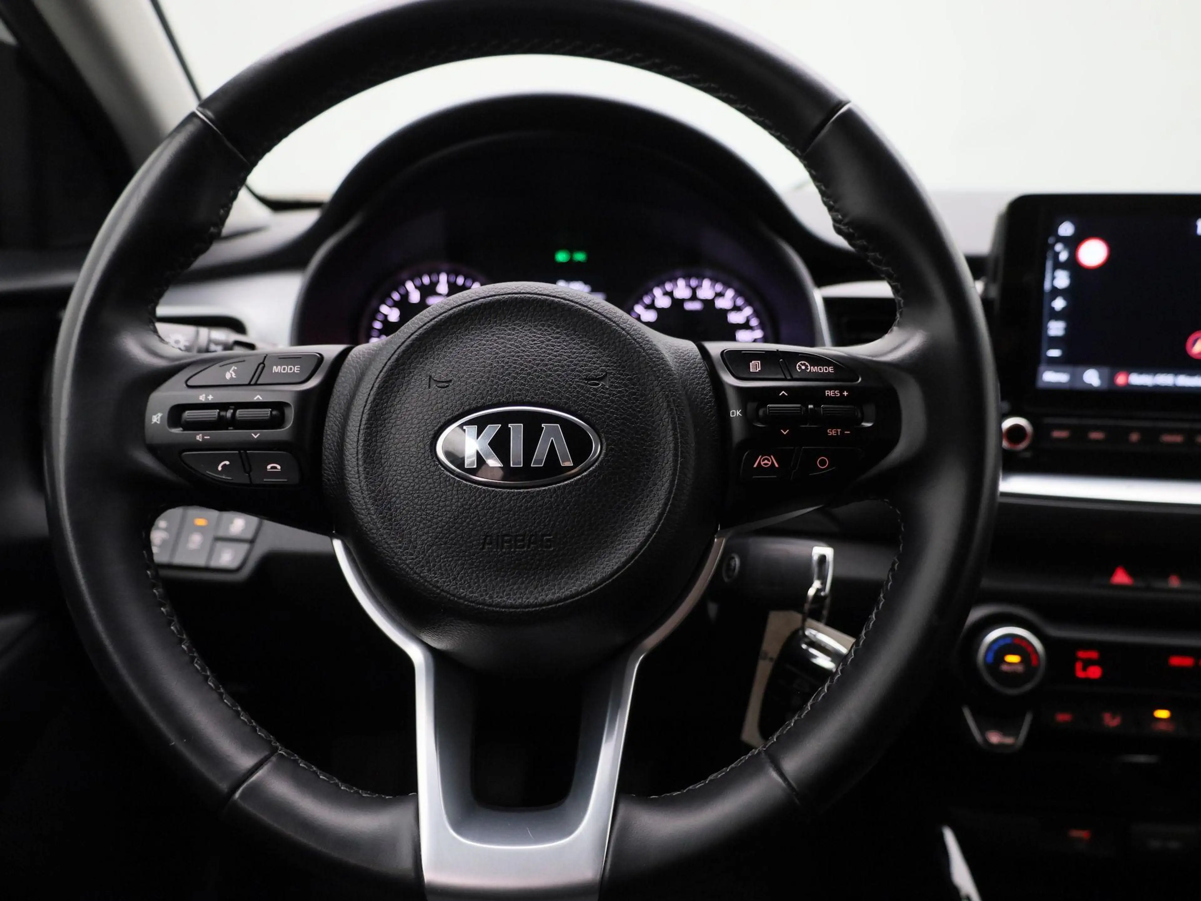 Kia Stonic 1.0 T 100 More — photo 7