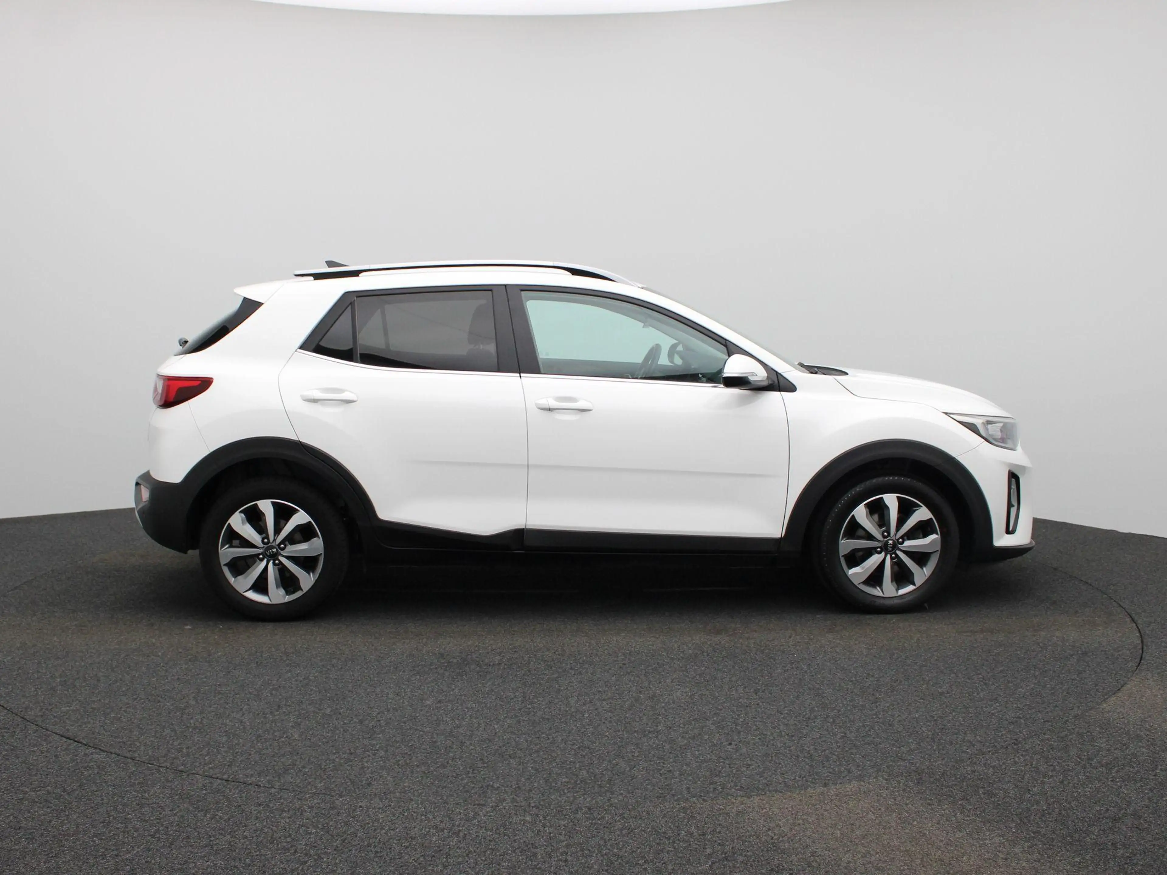 Kia Stonic 1.0 T 100 More — photo 6